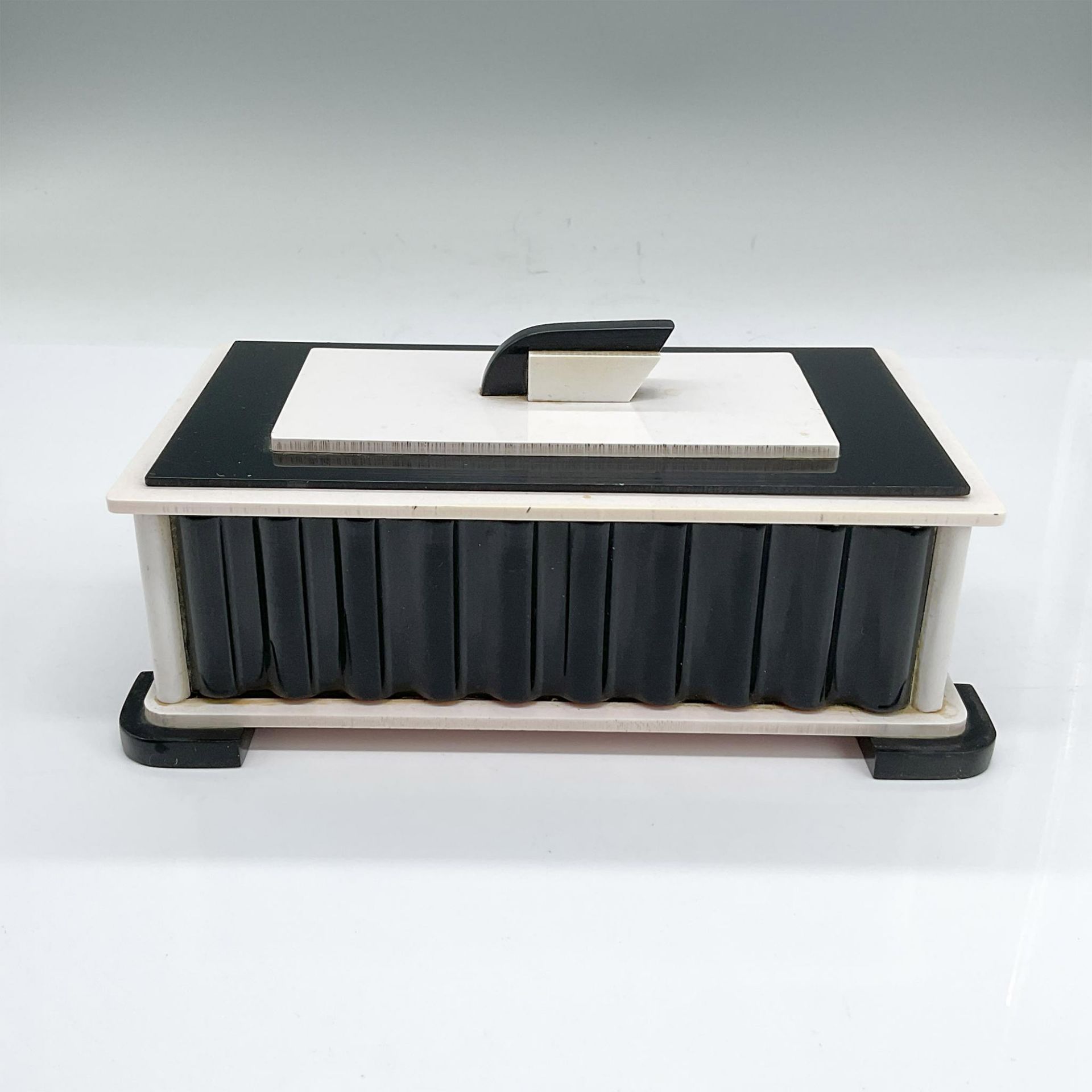 Bakelite Art Deco Vanity Dresser Jewelry Box - Image 3 of 4