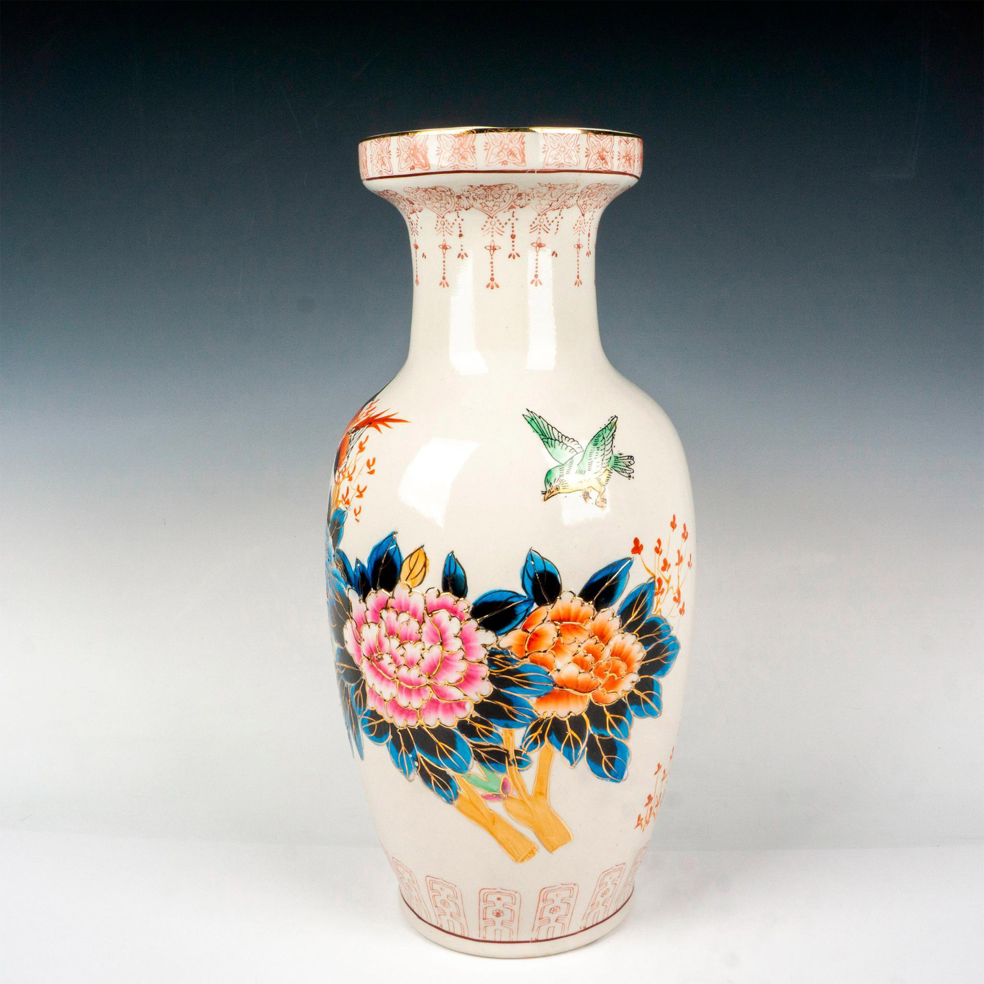 Beautiful Large Vintage Eastern Asian Floral Ceramic Vase - Image 2 of 3