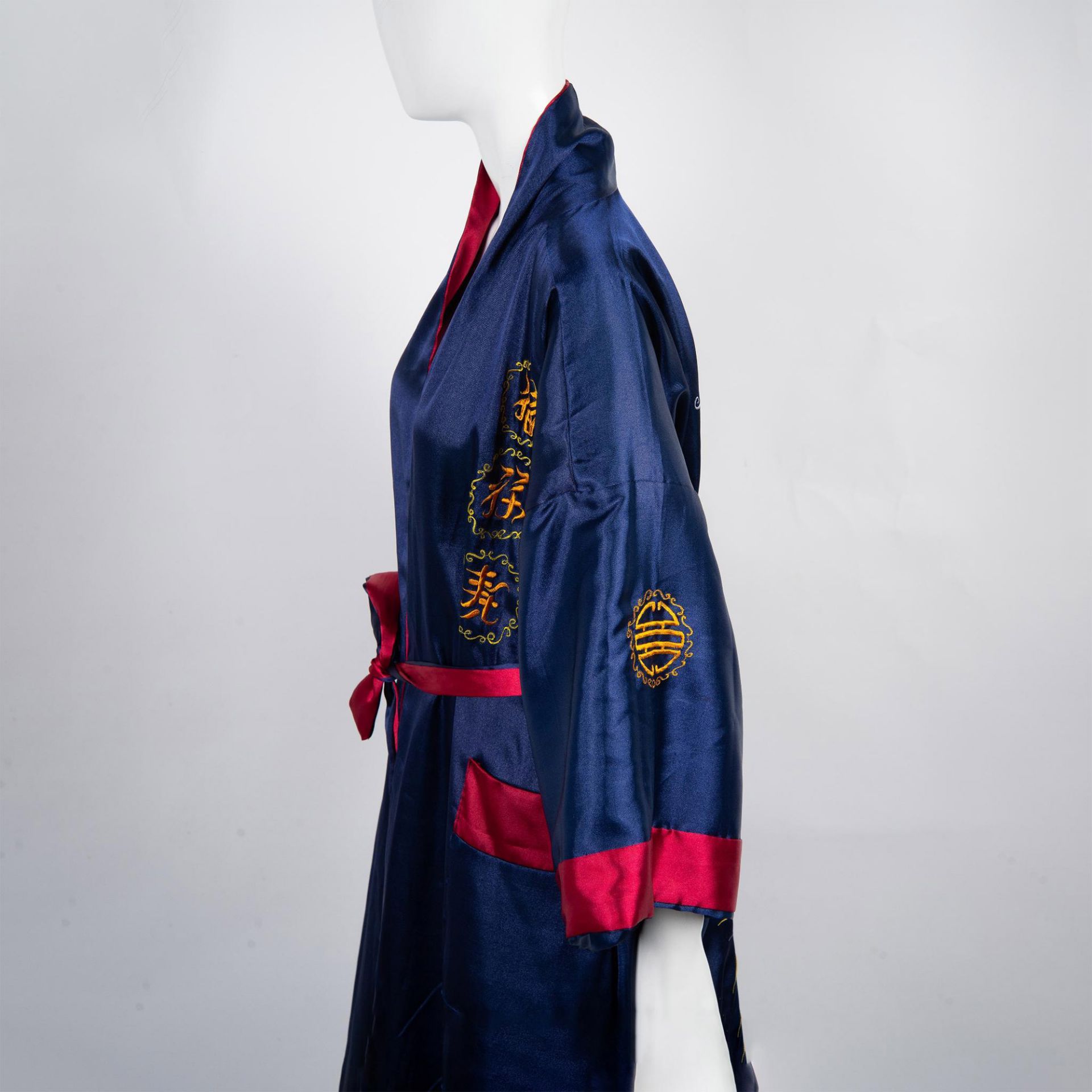 Asian Embroidered Reversible Kimono Robe with Sash - Image 5 of 7