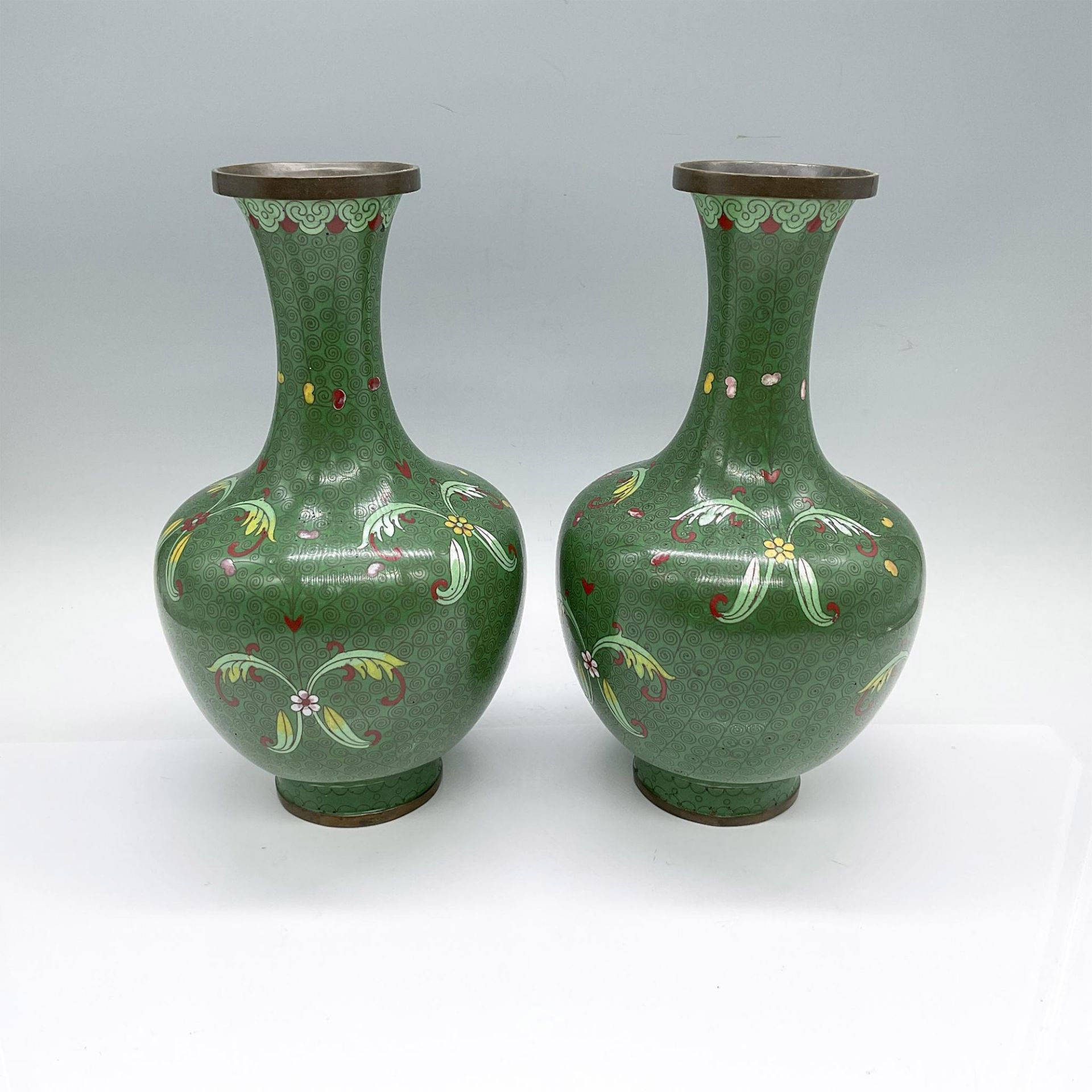 Pair of Vintage Chinese Cloisonne Vases - Image 2 of 3