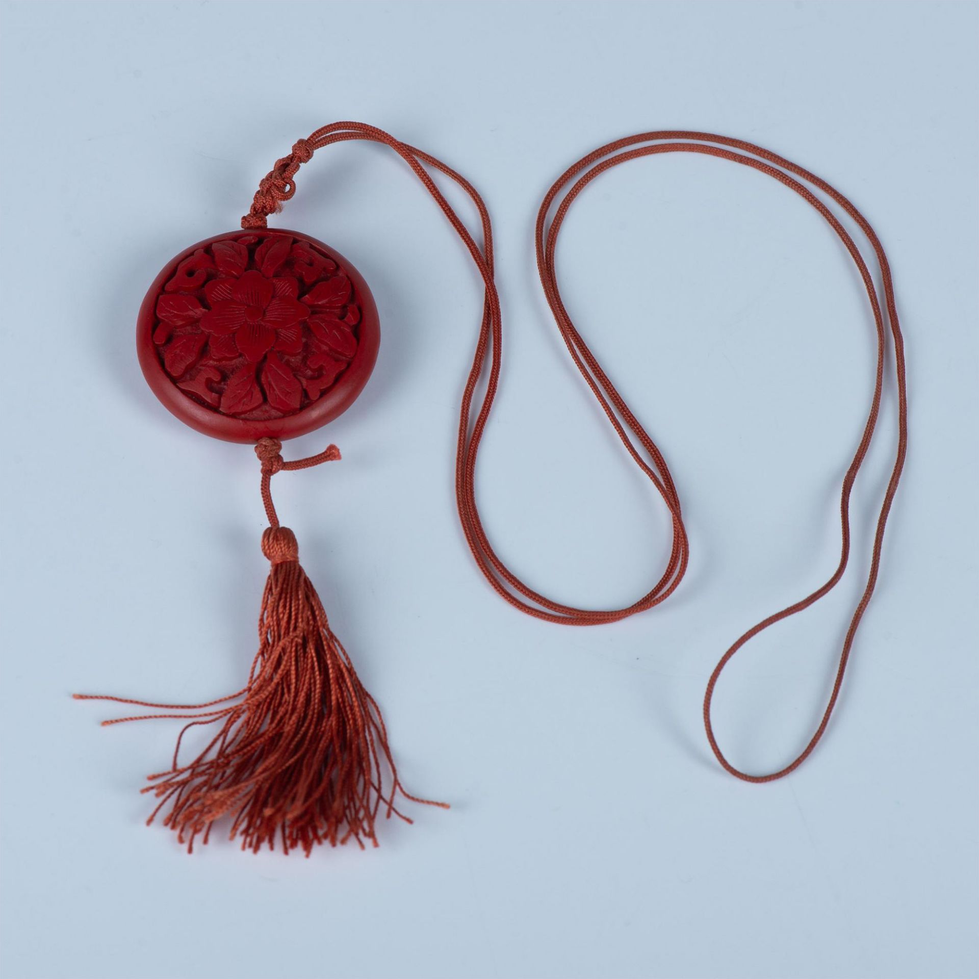 Beautiful Chinese Ornately Carved Cinnabar Floral Necklace - Image 3 of 4