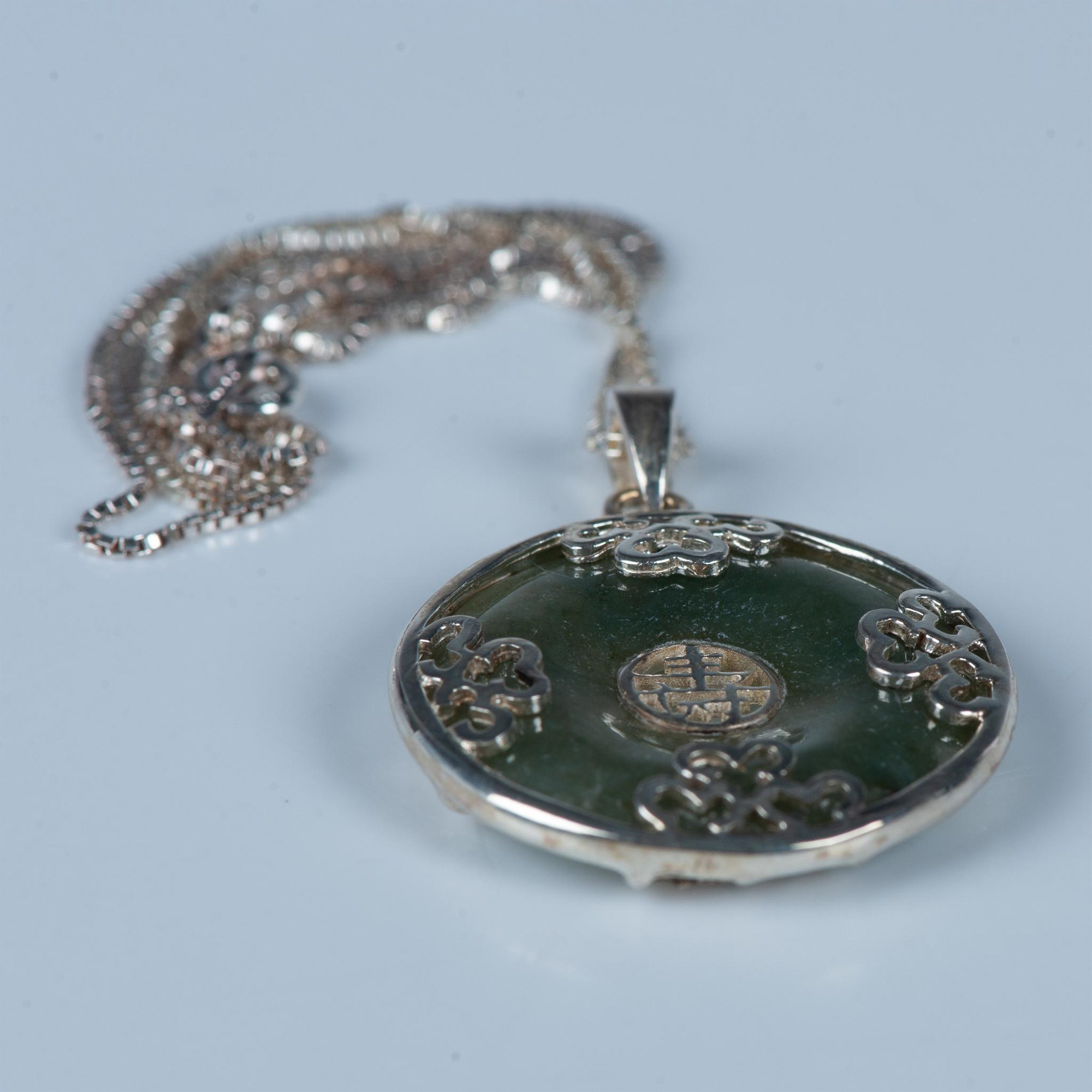 Asian Sterling Silver & Jade Medallion Pendant Necklace - Bild 3 aus 4