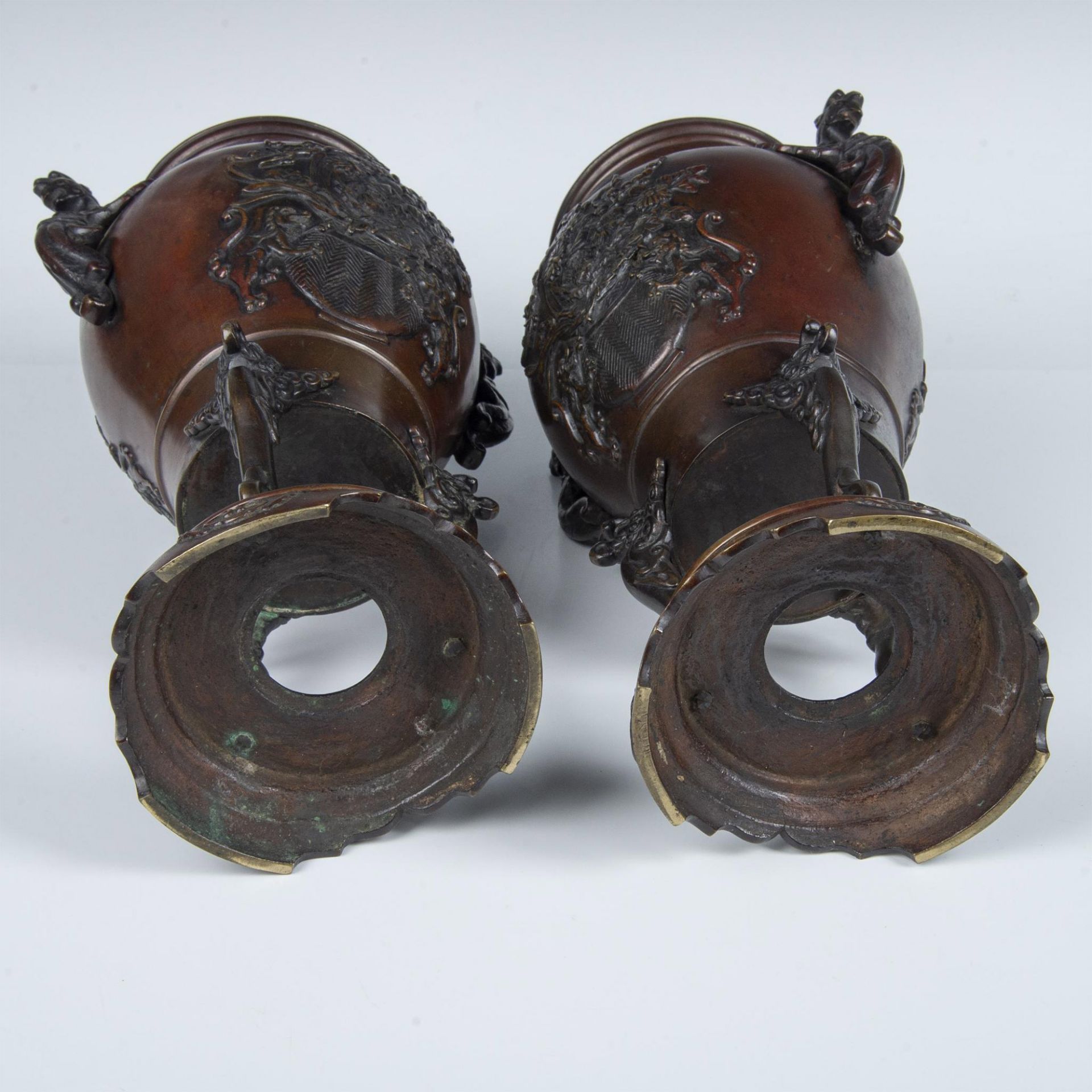 Pair of Antique Japanese Bronze Urns with Griffins Designs - Image 7 of 7