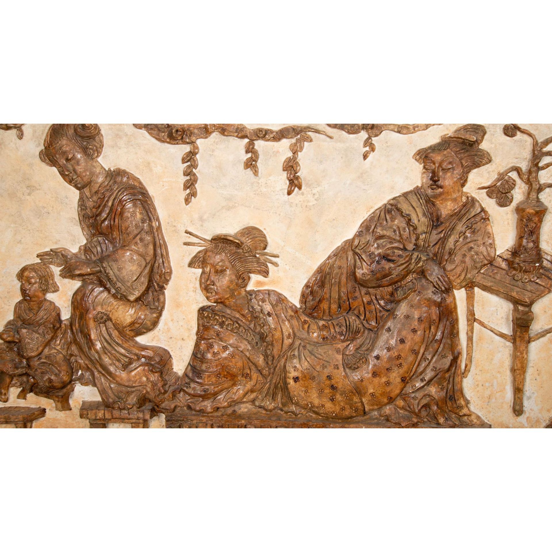 Gilded Plaster, Chinoiserie Figurative Composition - Bild 3 aus 7