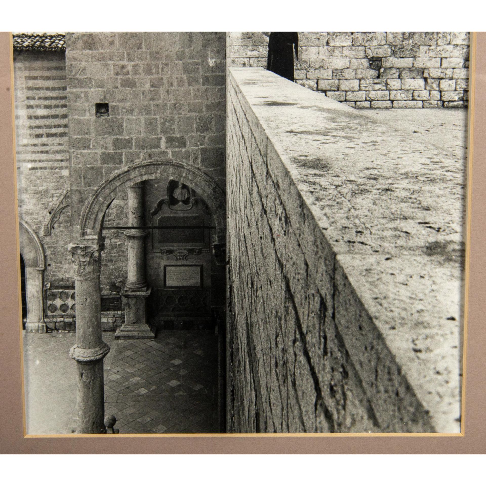 2pc Framed Italian Monochrome Silver Gelatin Photographs - Bild 4 aus 9