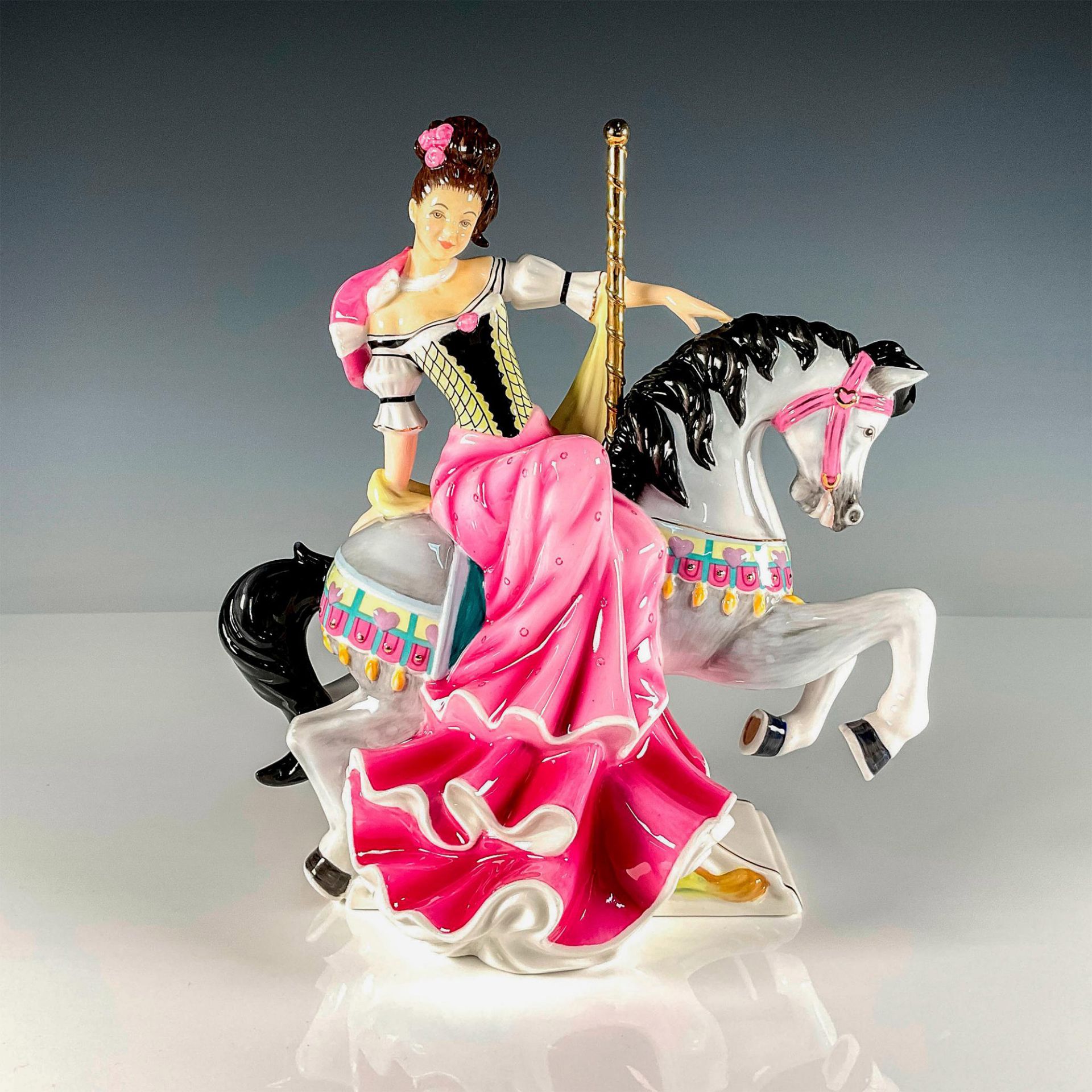 English Ladies Company Figurine, Fairground Attraction