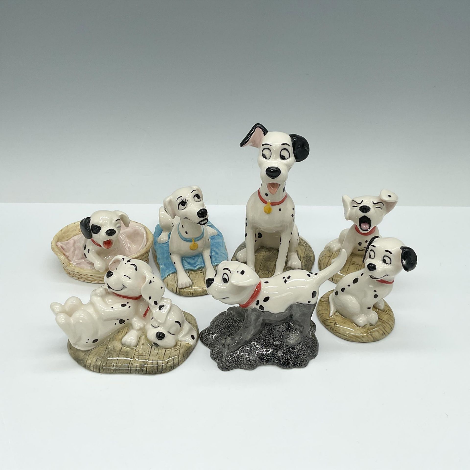 7pc Royal Doulton Disney Figurines, 101 Dalmatians Family