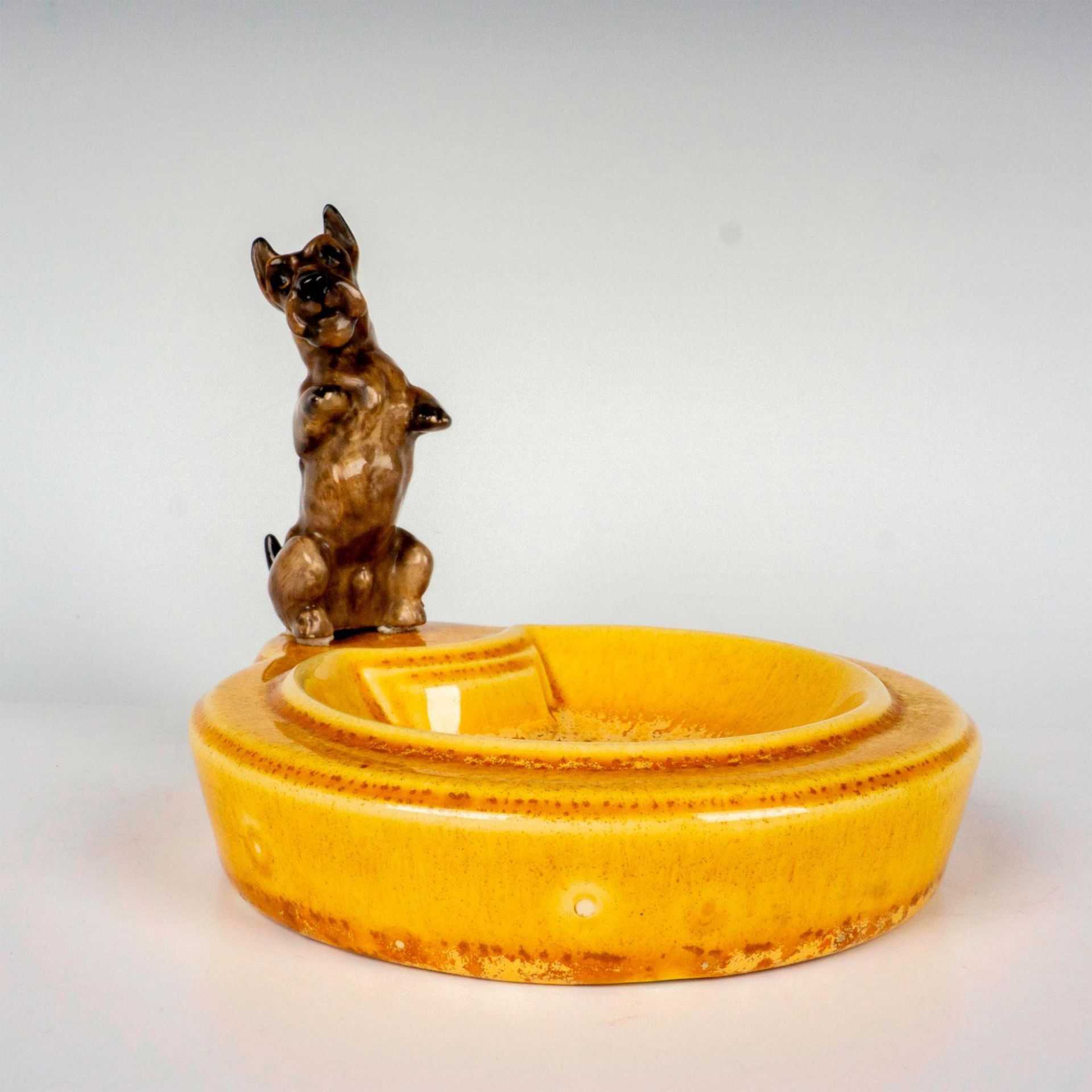 Royal Doulton Ashtray with Scottish Terrier K10