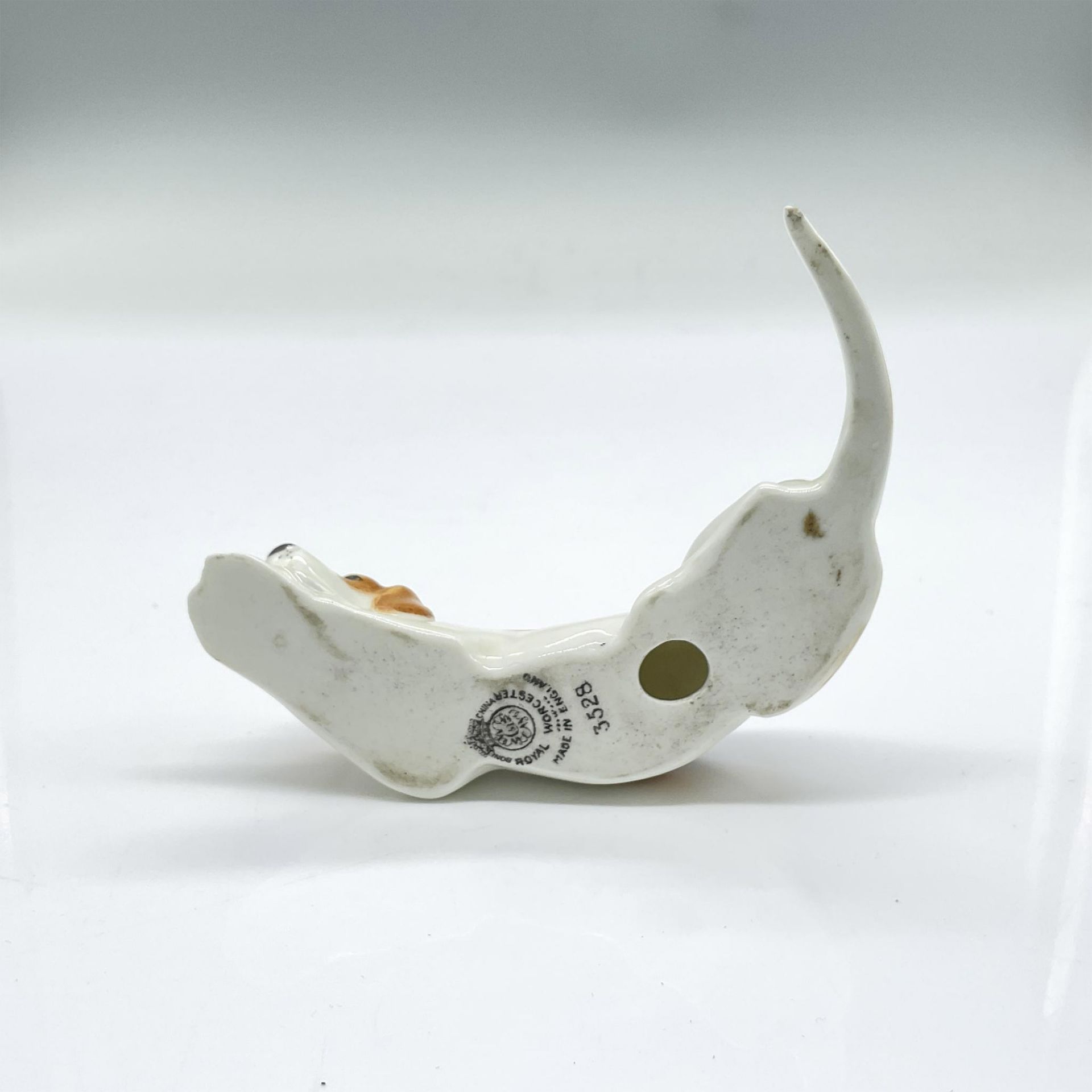 Royal Worcester Figurine, Laying Beagle - Image 3 of 3