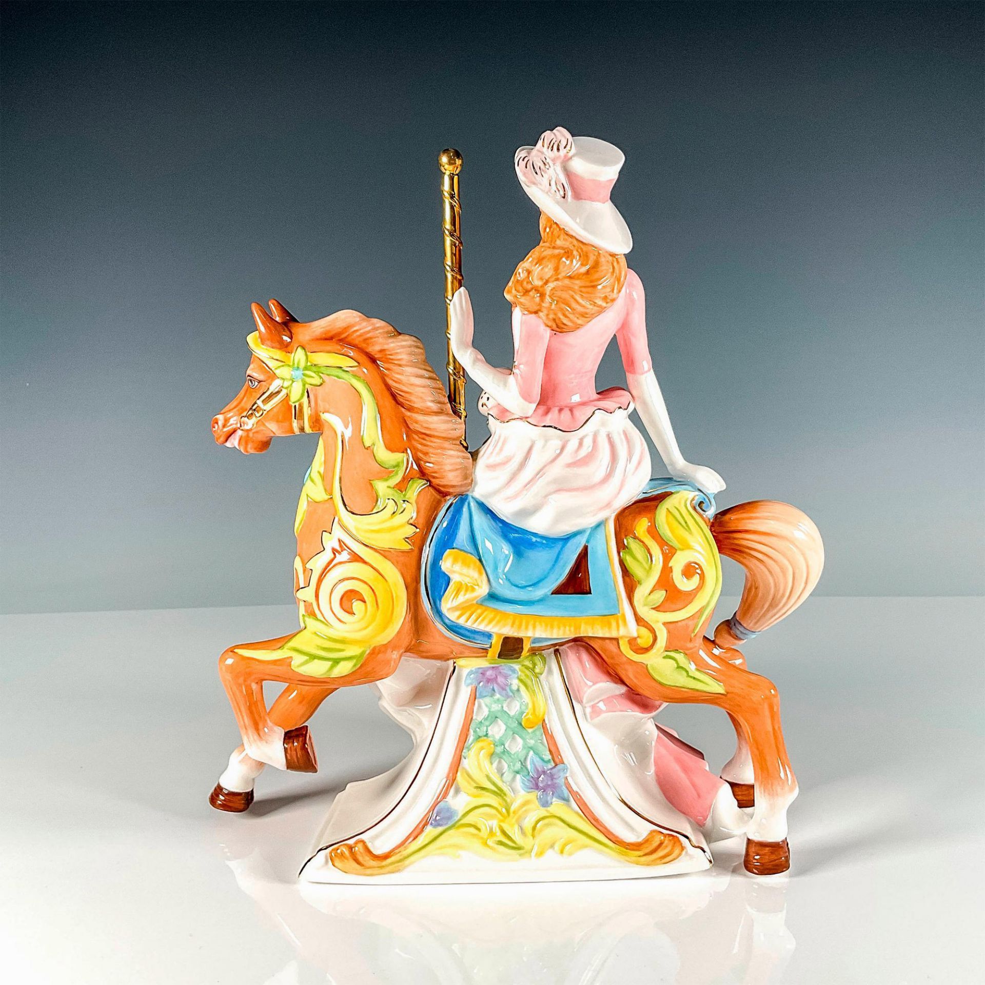 English Ladies Company Figurine, Summers Carousel - Image 2 of 3