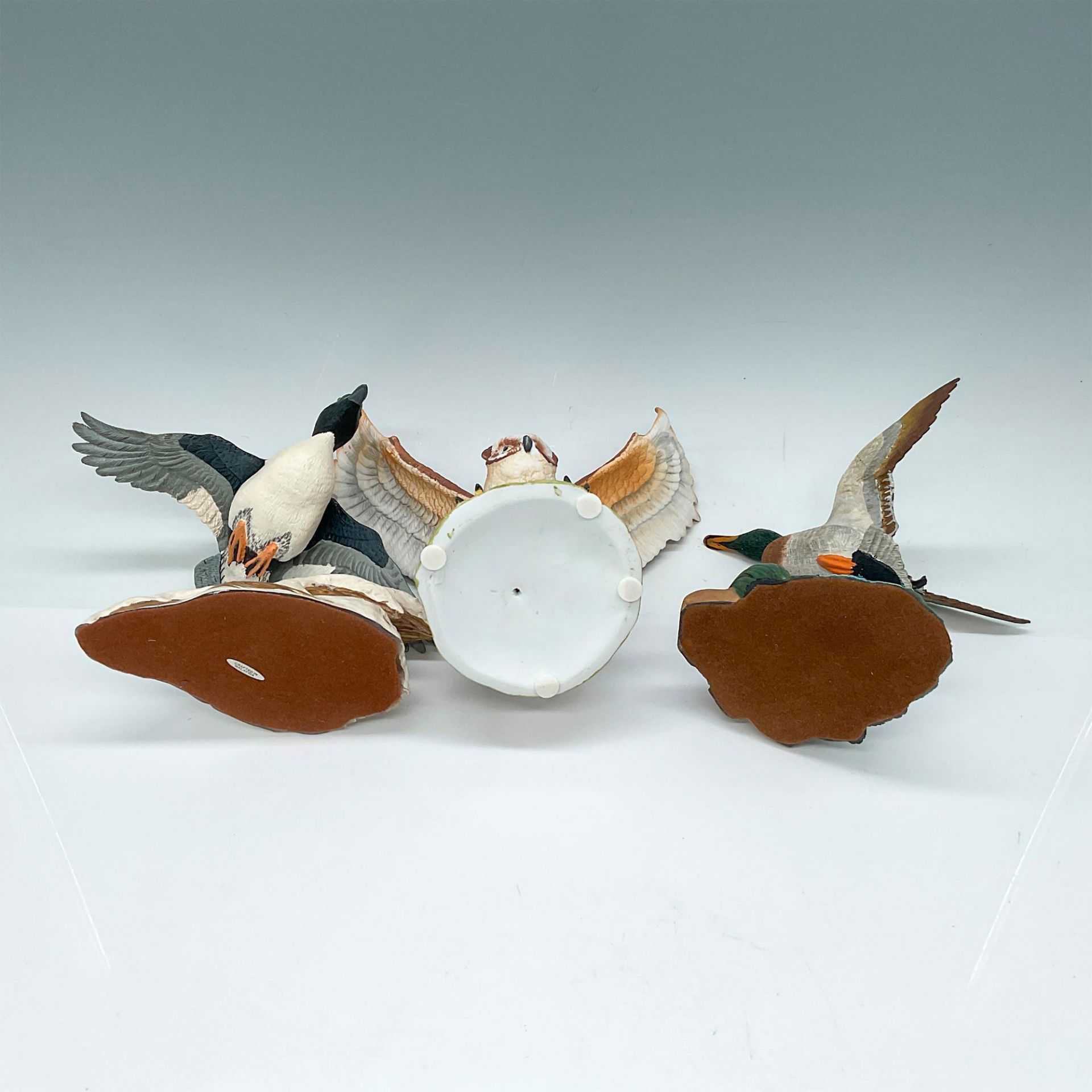 3pc Owl and Duck Resin and Ceramic Figurines - Bild 3 aus 4