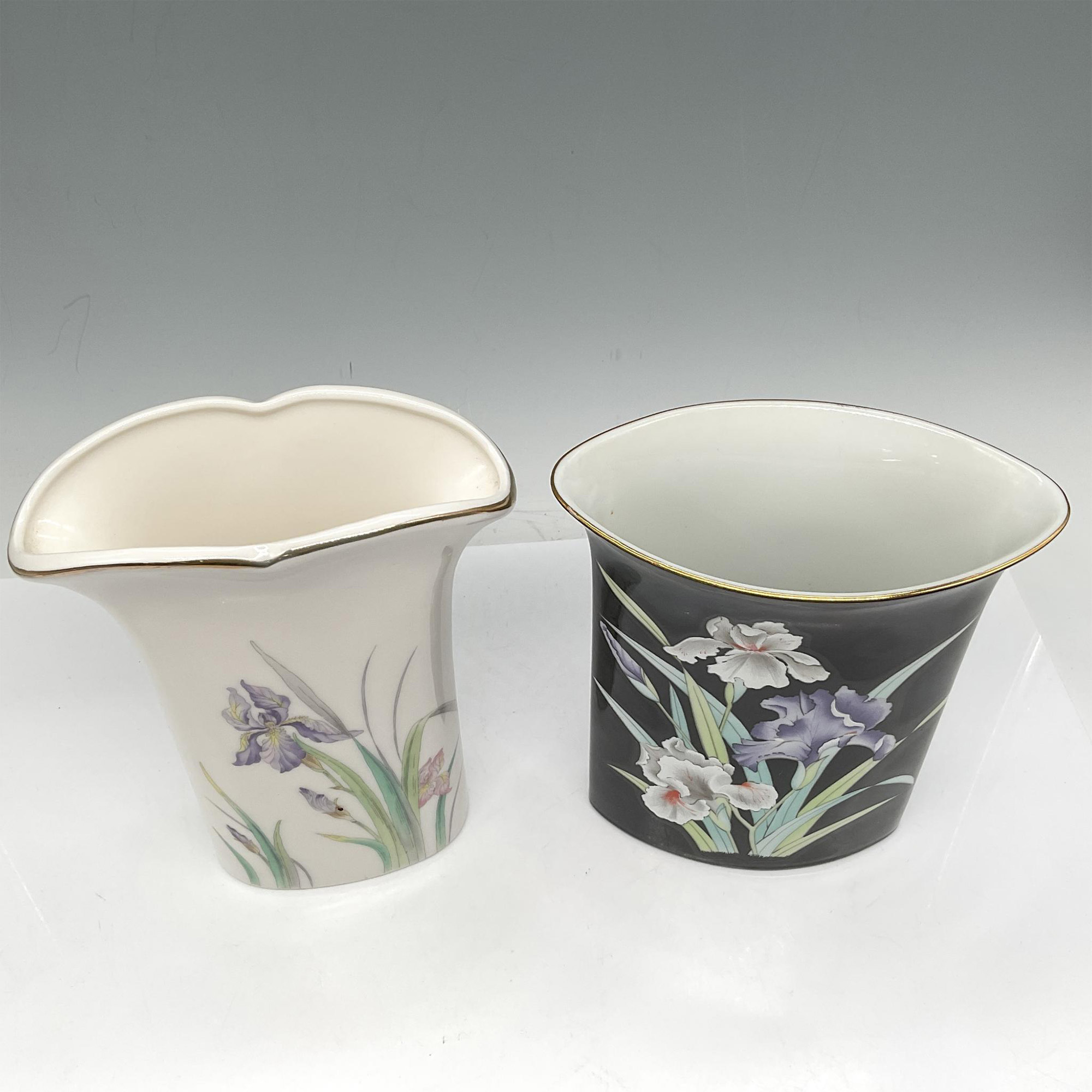 2pc Fuji and Yamaji Porcelain Vases, Iris - Image 3 of 4