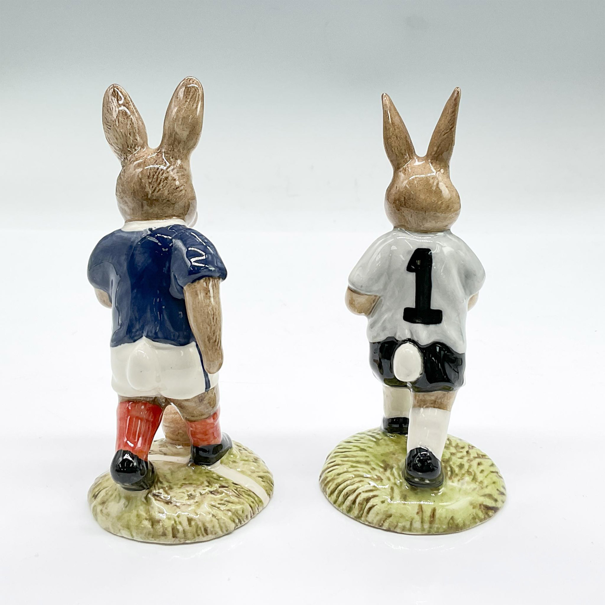 2pc Royal Doulton Bunnykins Figurines, Footballers - Image 3 of 4