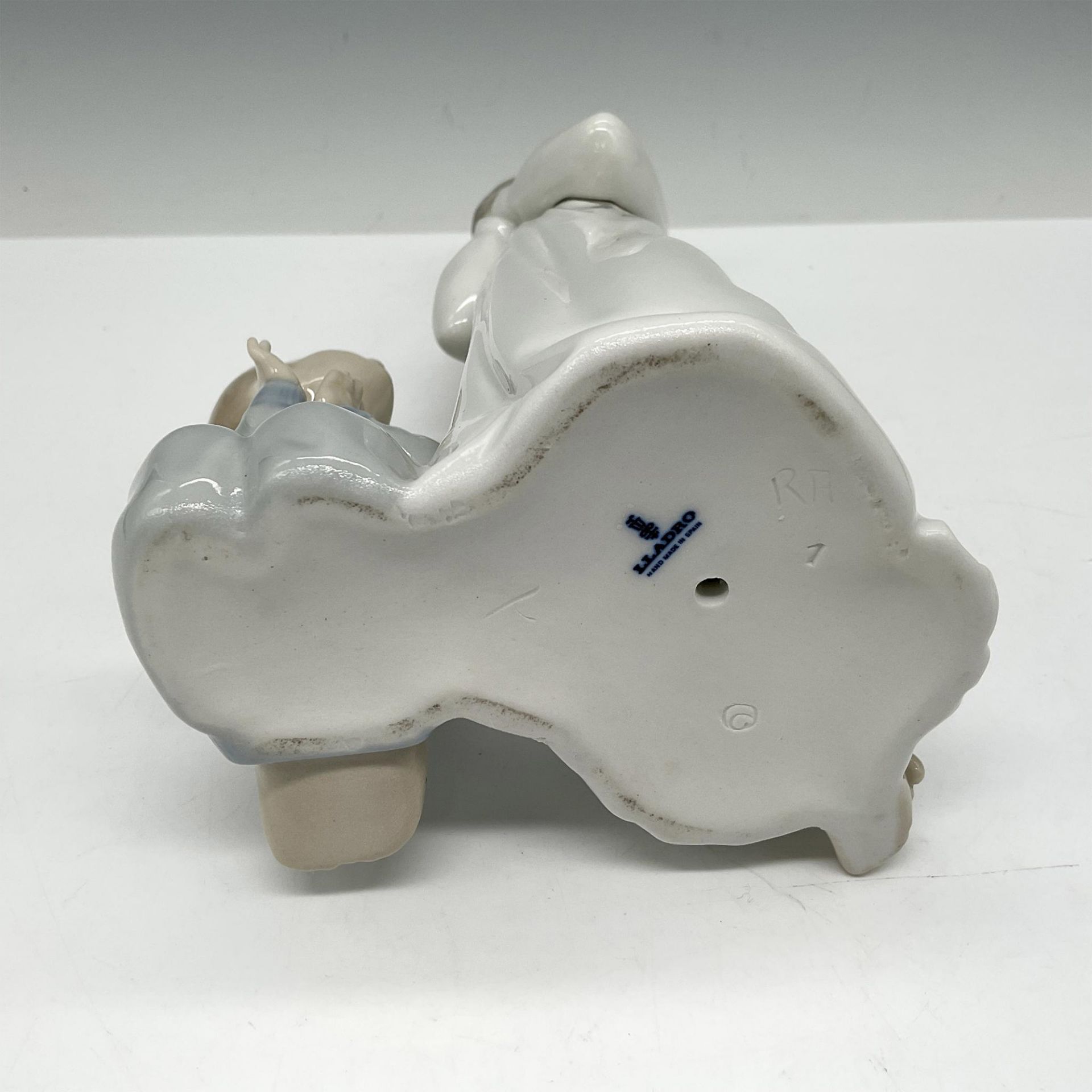 Lladro Porcelain Figurine, Teaching to Pray 1004779 - Image 4 of 4