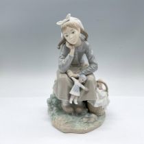 Lladro Porcelain Figurine, Girl With Doll 1001211