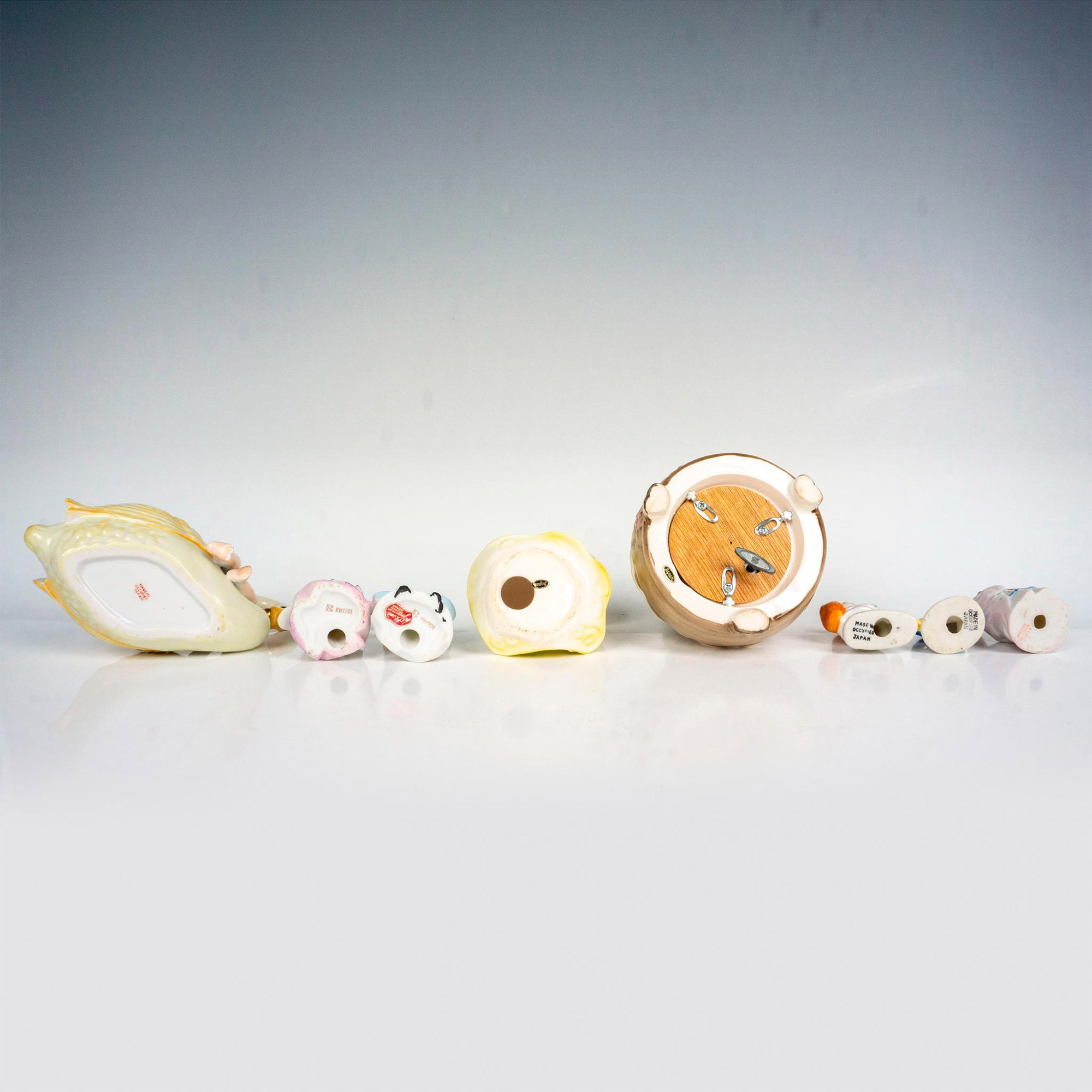 8pc Japanese Porcelain Figurines + Dish - Image 3 of 3