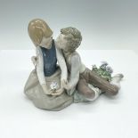 Precocious Courtship 1005072 - Lladro Porcelain Figurine