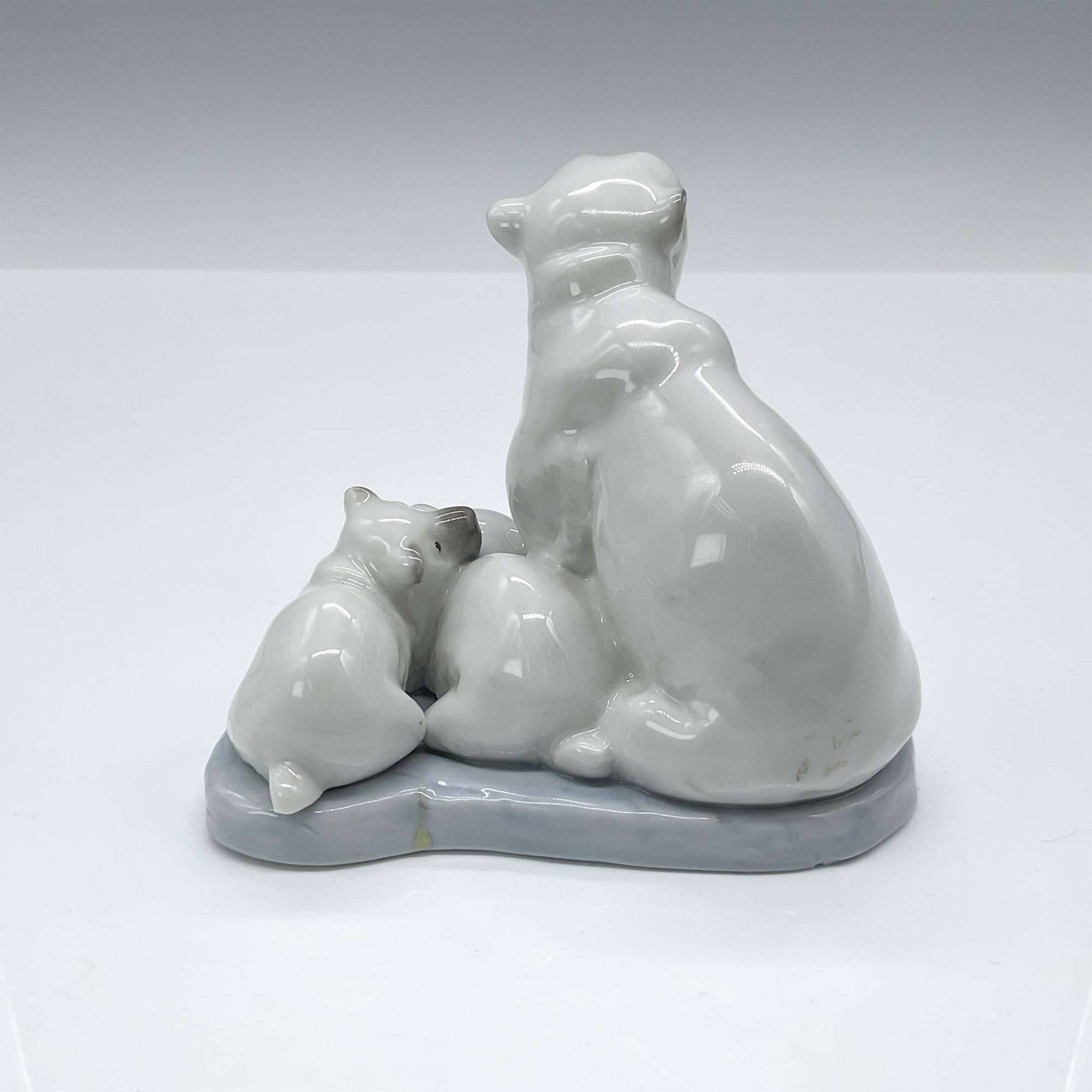 Miniature Polar Bear 1005434 - Lladro Porcelain Figurine - Image 2 of 3
