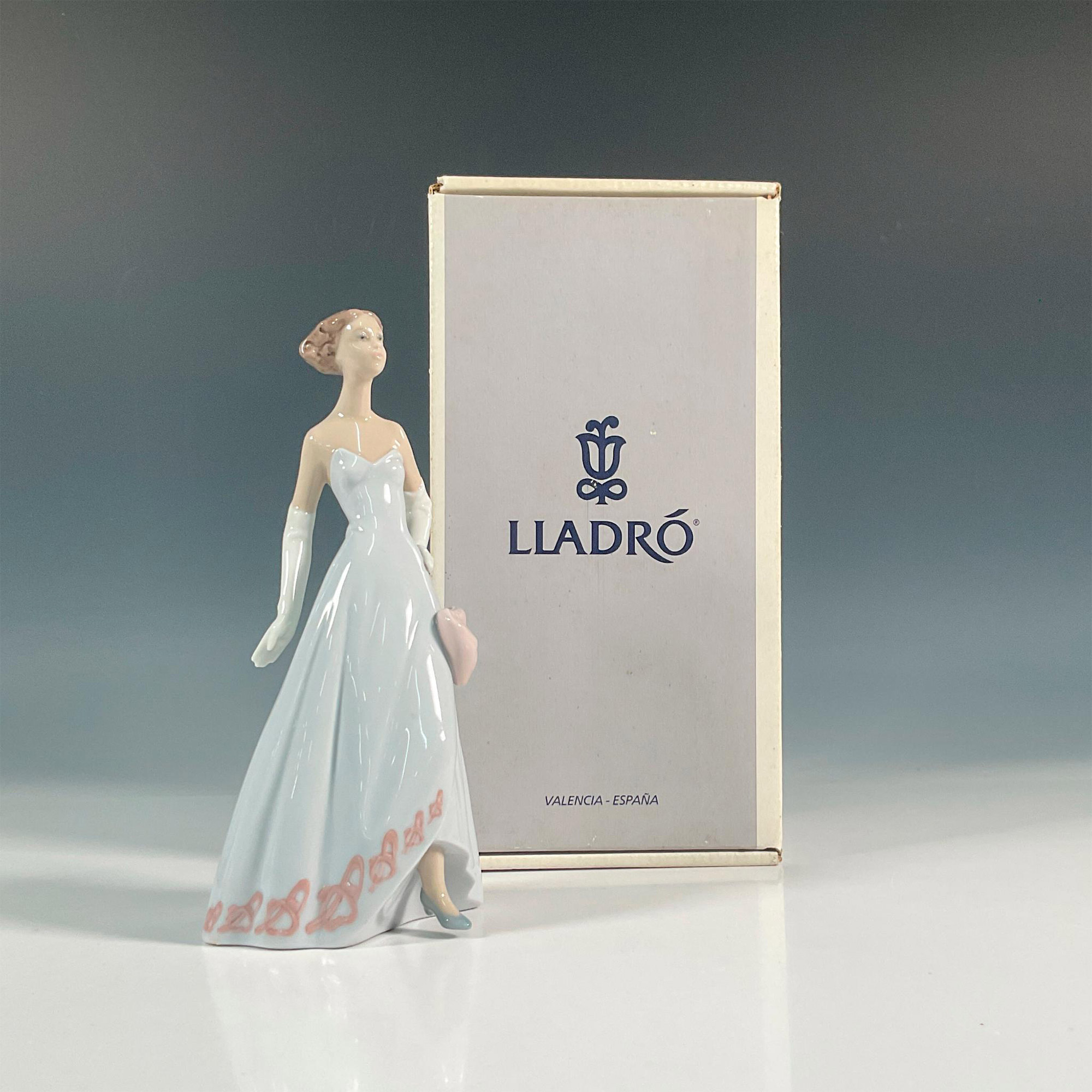 On The Runway 1006595 - Lladro Porcelain Figurine - Image 5 of 5