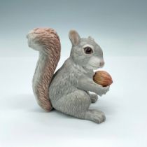 Boehm Porcelain Squirrel With Walnut Figurine