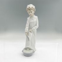 Nao By Lladro Porcelain Figurine, Girl In Nightgown