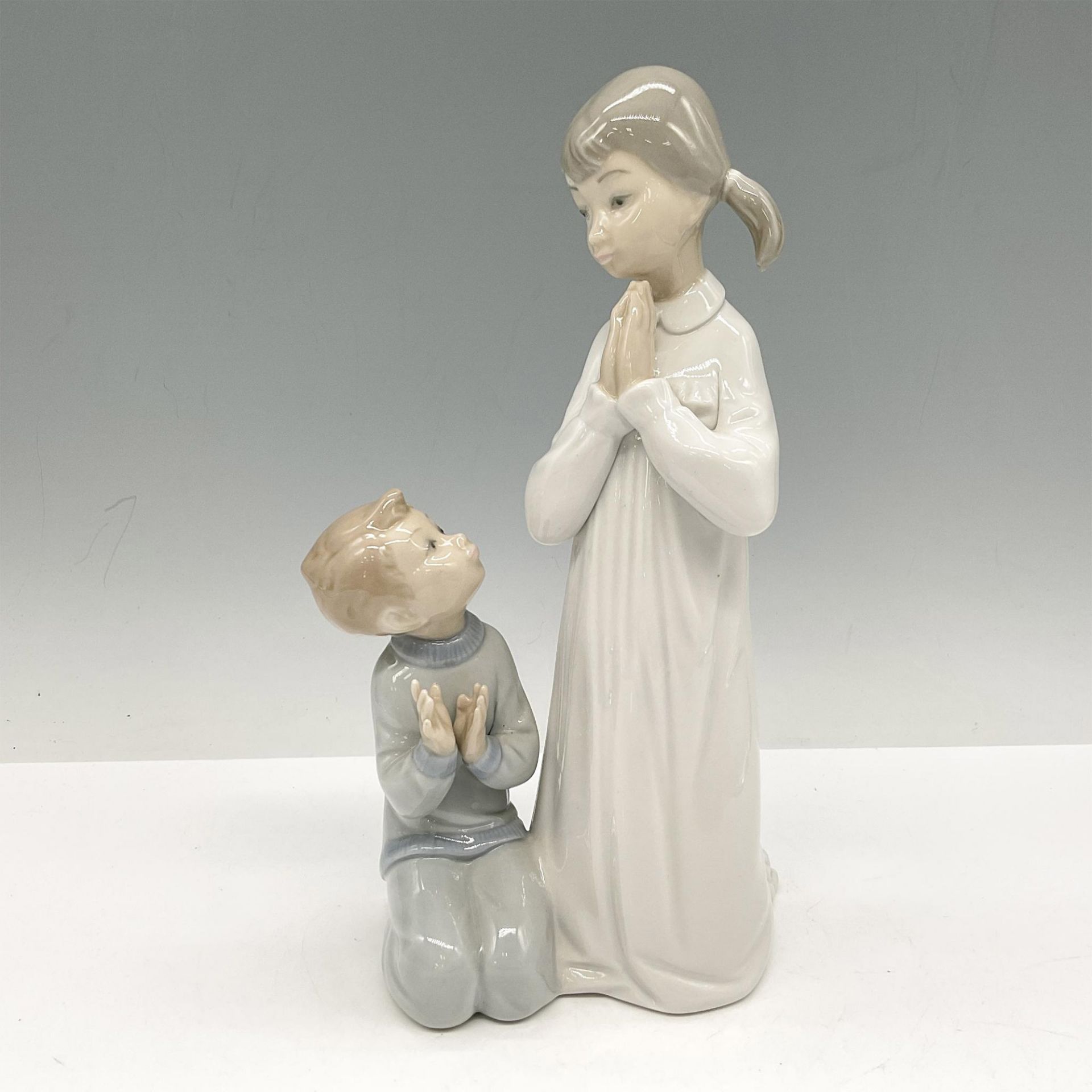 Lladro Porcelain Figurine, Teaching to Pray 1004779