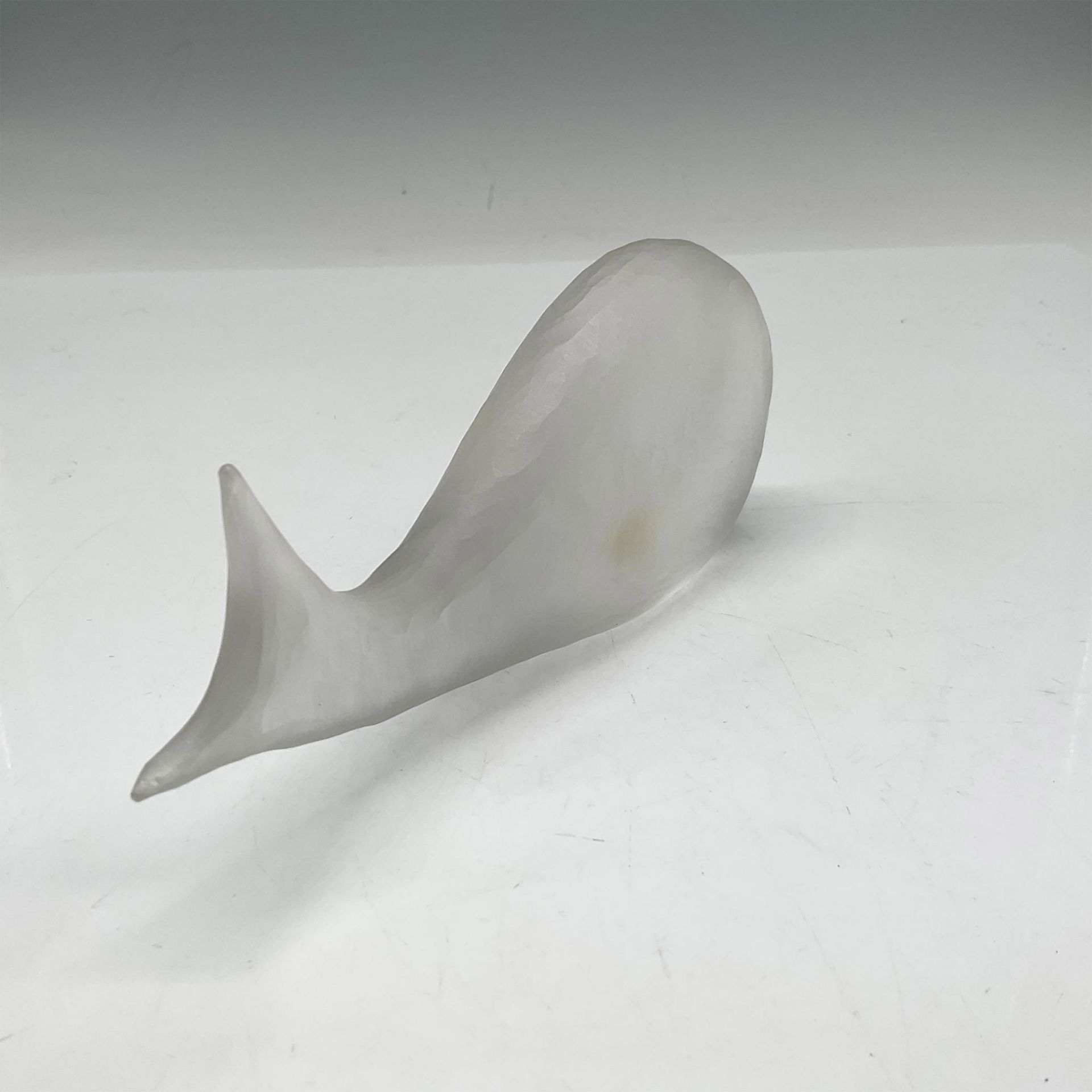 Kosta Boda Art Glass Whale, Signed - Bild 2 aus 3