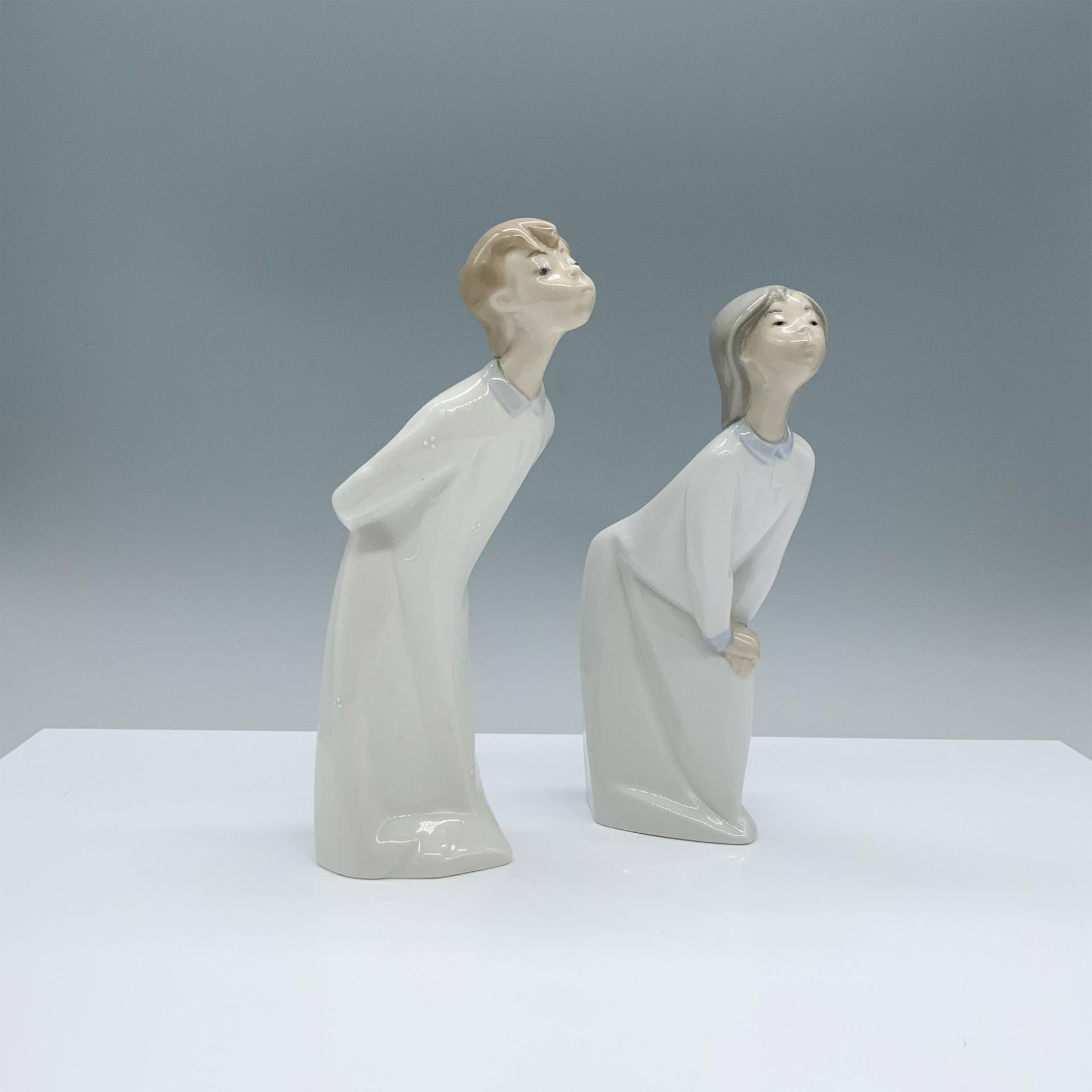 Lladro Porcelain Figurine, Kissing Girl and Boy - Image 2 of 4