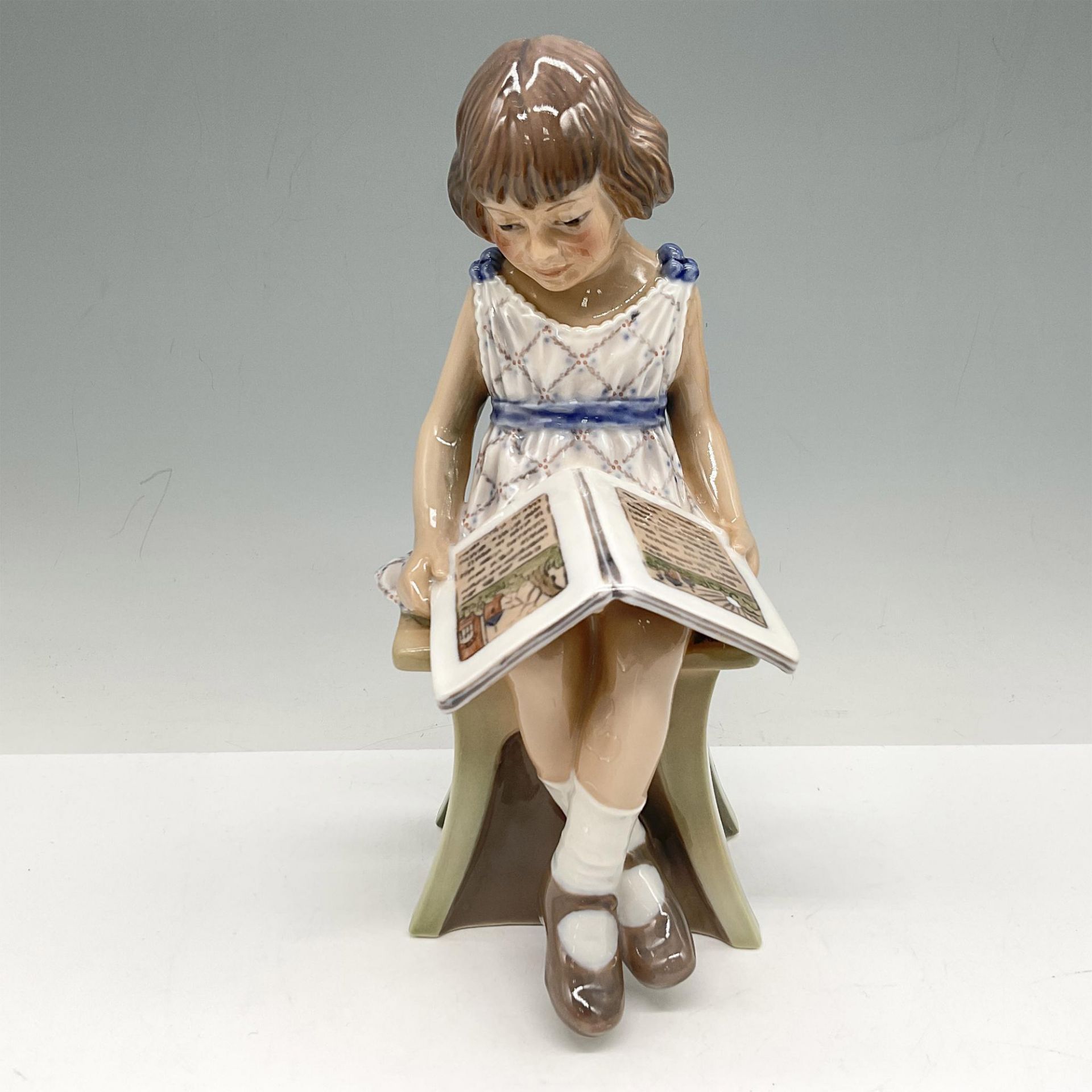 Dahl-Jensen Porcelain Figurine, Girl with Book