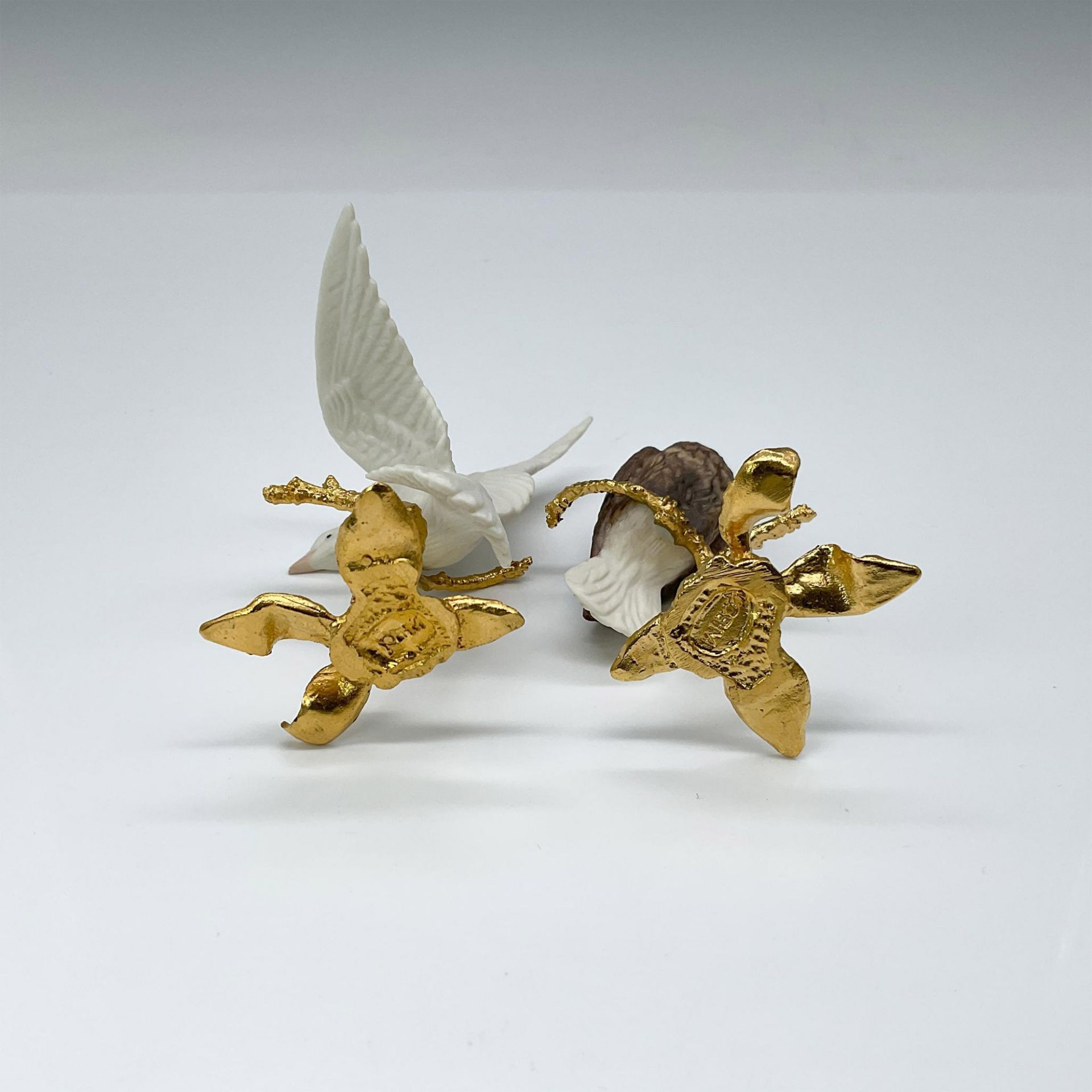 2pc Miniature Boehm Porcelain Birds on Gold Gilded Base - Image 3 of 3