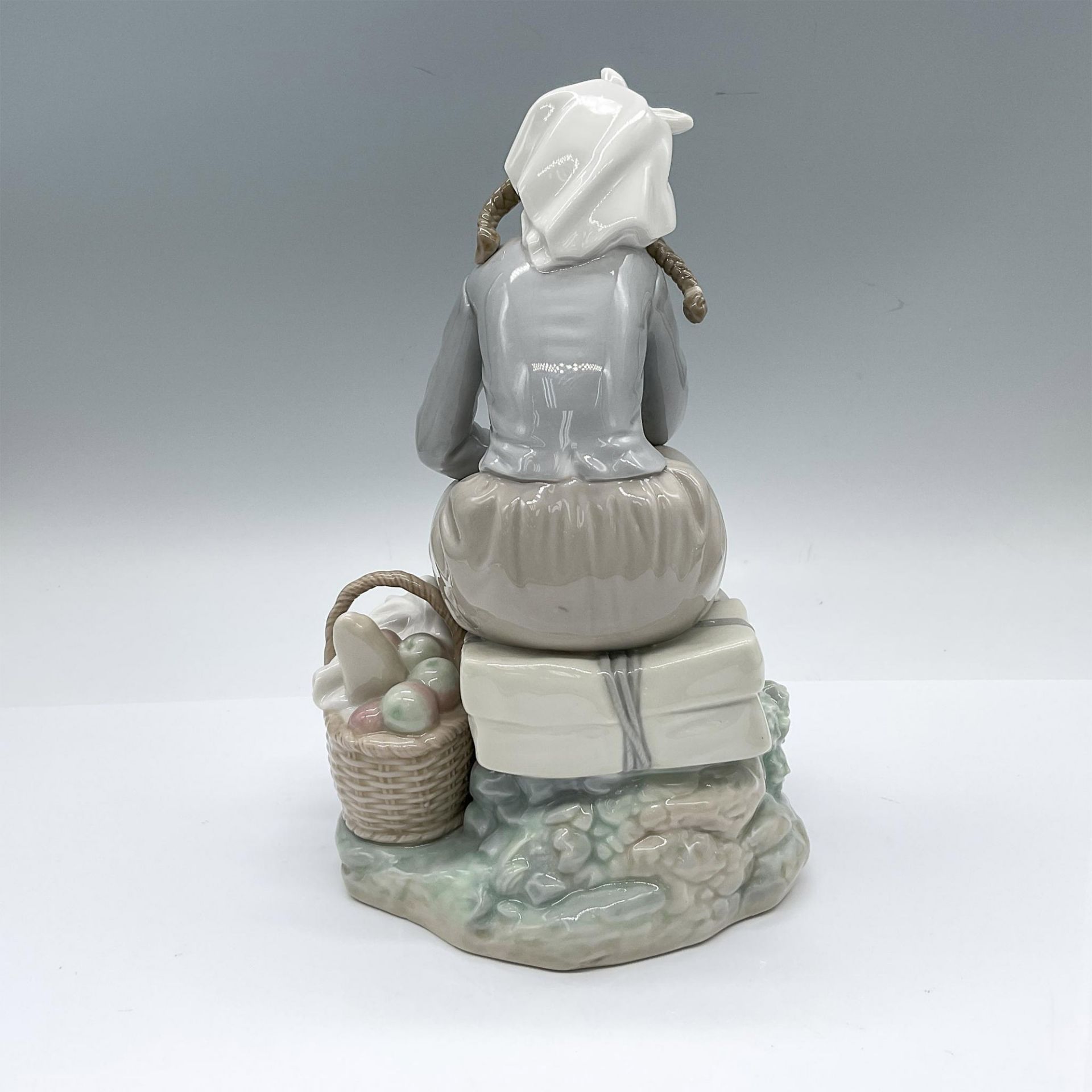 Lladro Porcelain Figurine, Girl With Doll 1001211 - Image 2 of 5