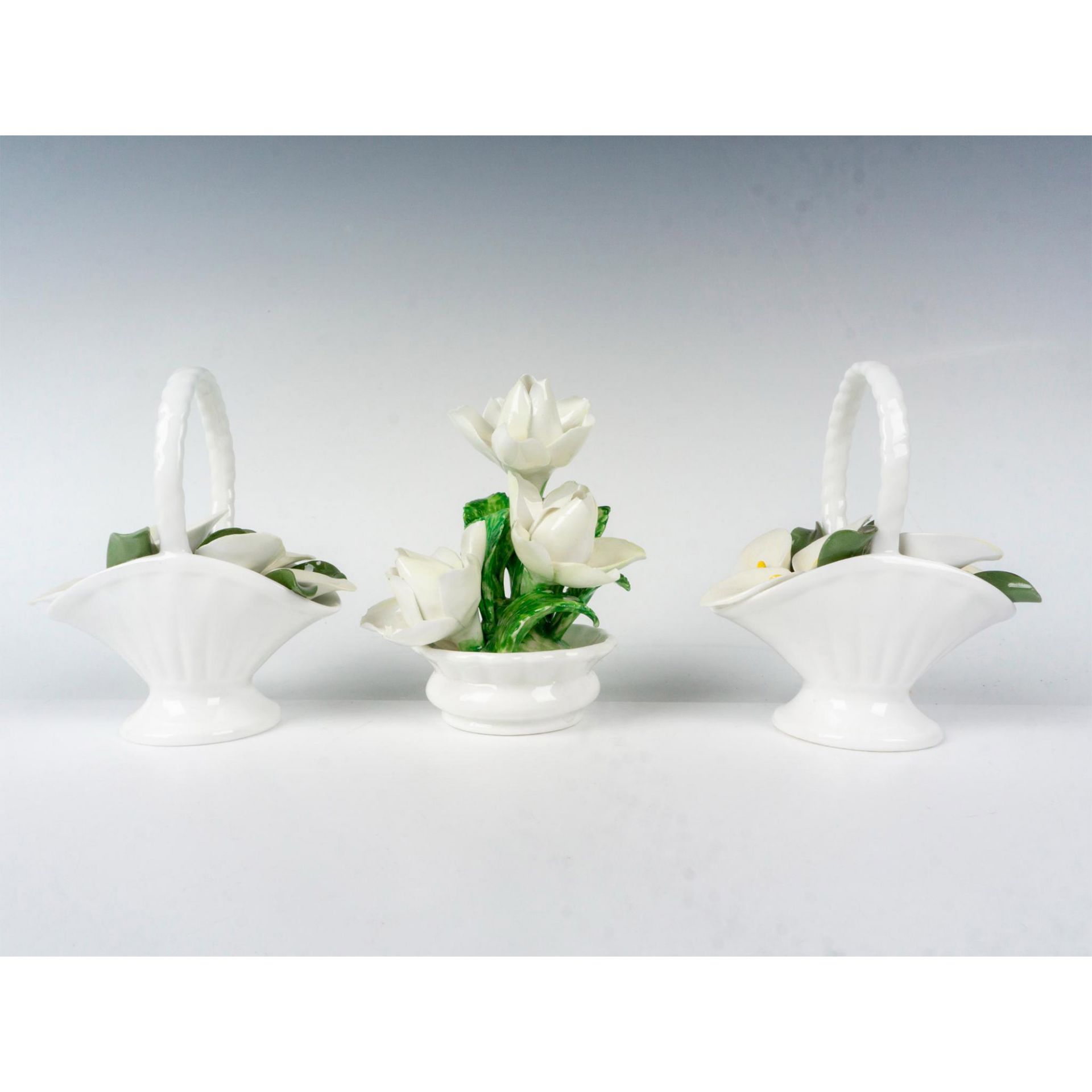 3pc Aynsley and Radnor Bone China Floral Figurines - Bild 2 aus 3