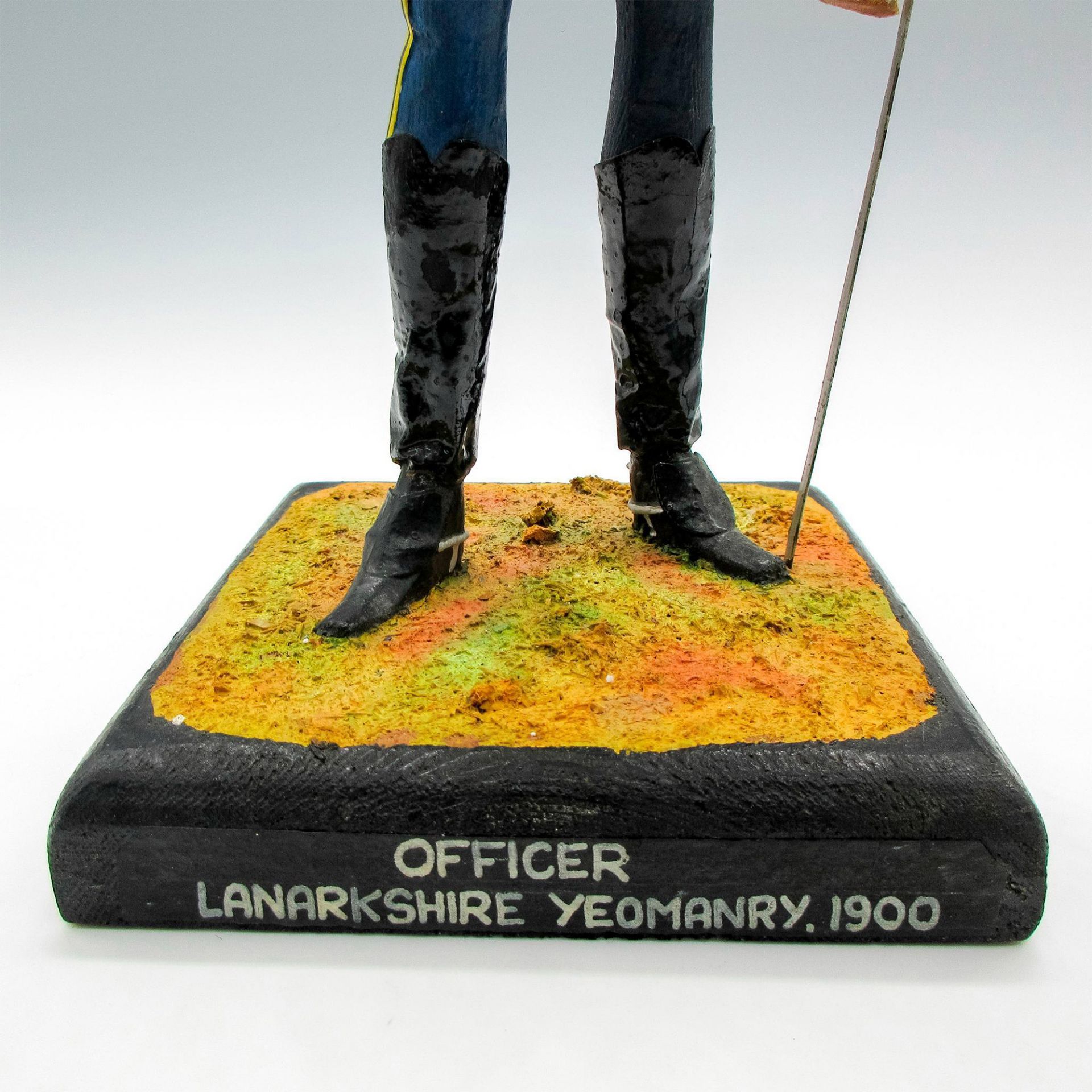 Folk Art Military Figure, British Army Officer Lanarkshire - Image 2 of 3