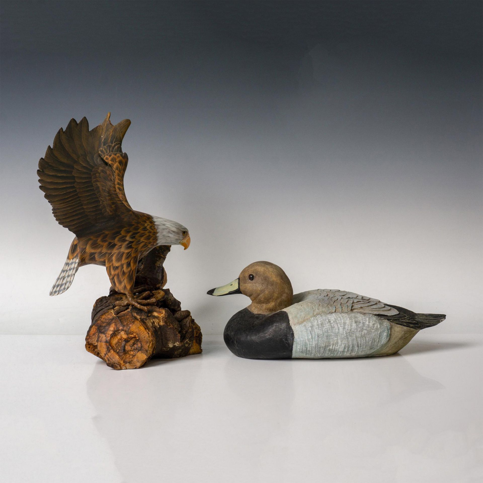 2pc Handpainted Bird Figurines, Duck Decoy and Bald Eagle - Bild 3 aus 8