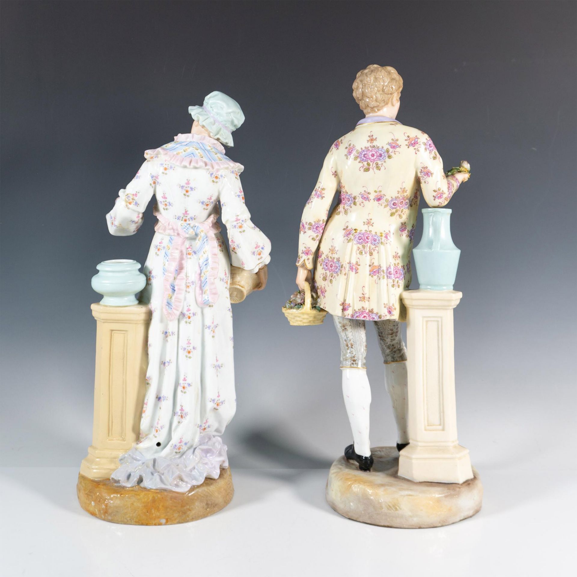 Pair of Italian Style Porcelain Figurines - Bild 2 aus 3