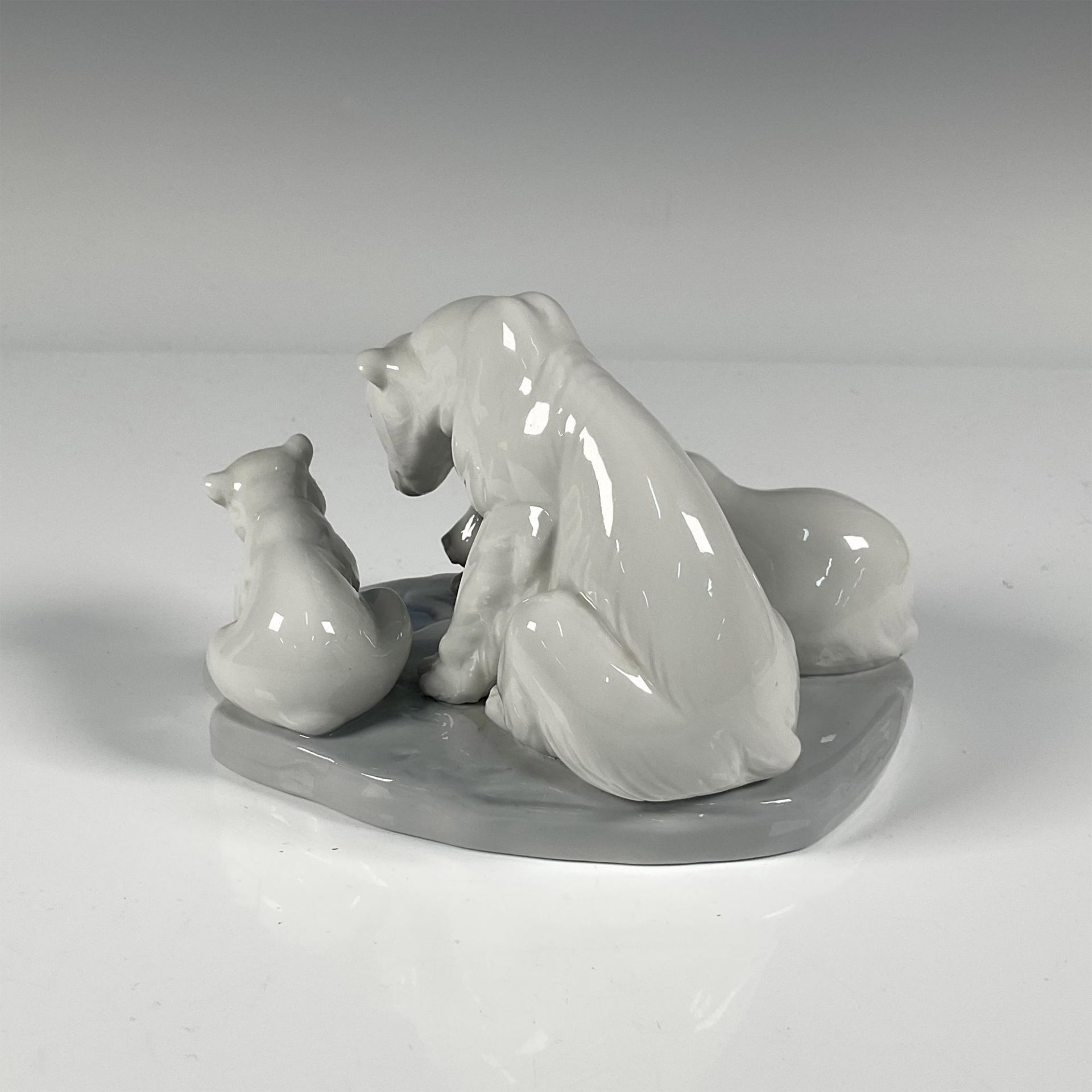 Lladro Porcelain Figurine, Bearly Love 1001443 - Bild 2 aus 3