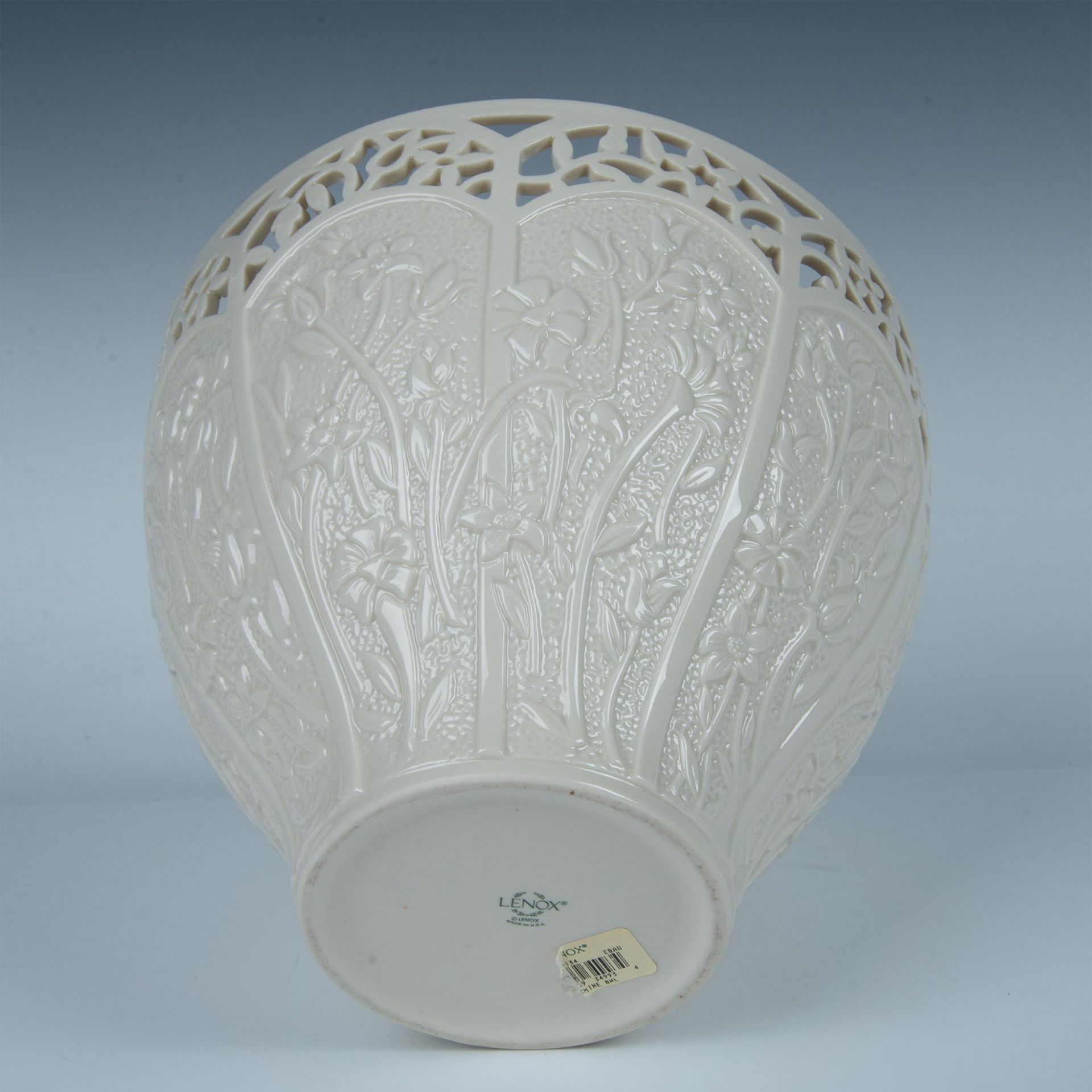 Lenox Porcelain Reticulated Bowl, Jasmine - Image 5 of 6