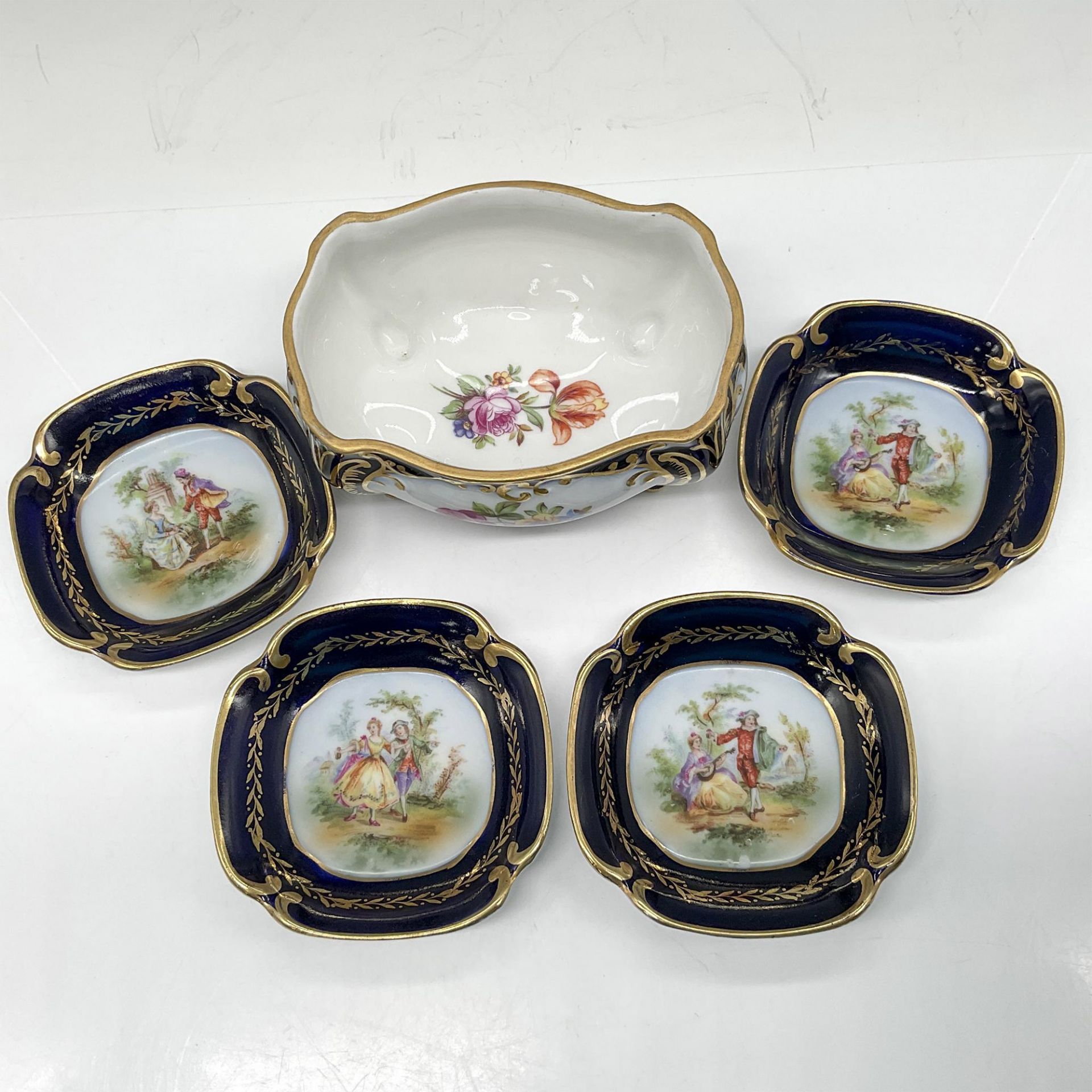 5pc JL Menau Porcelain Cobalt Blue Footed Dish & Nut Dishes - Bild 2 aus 3