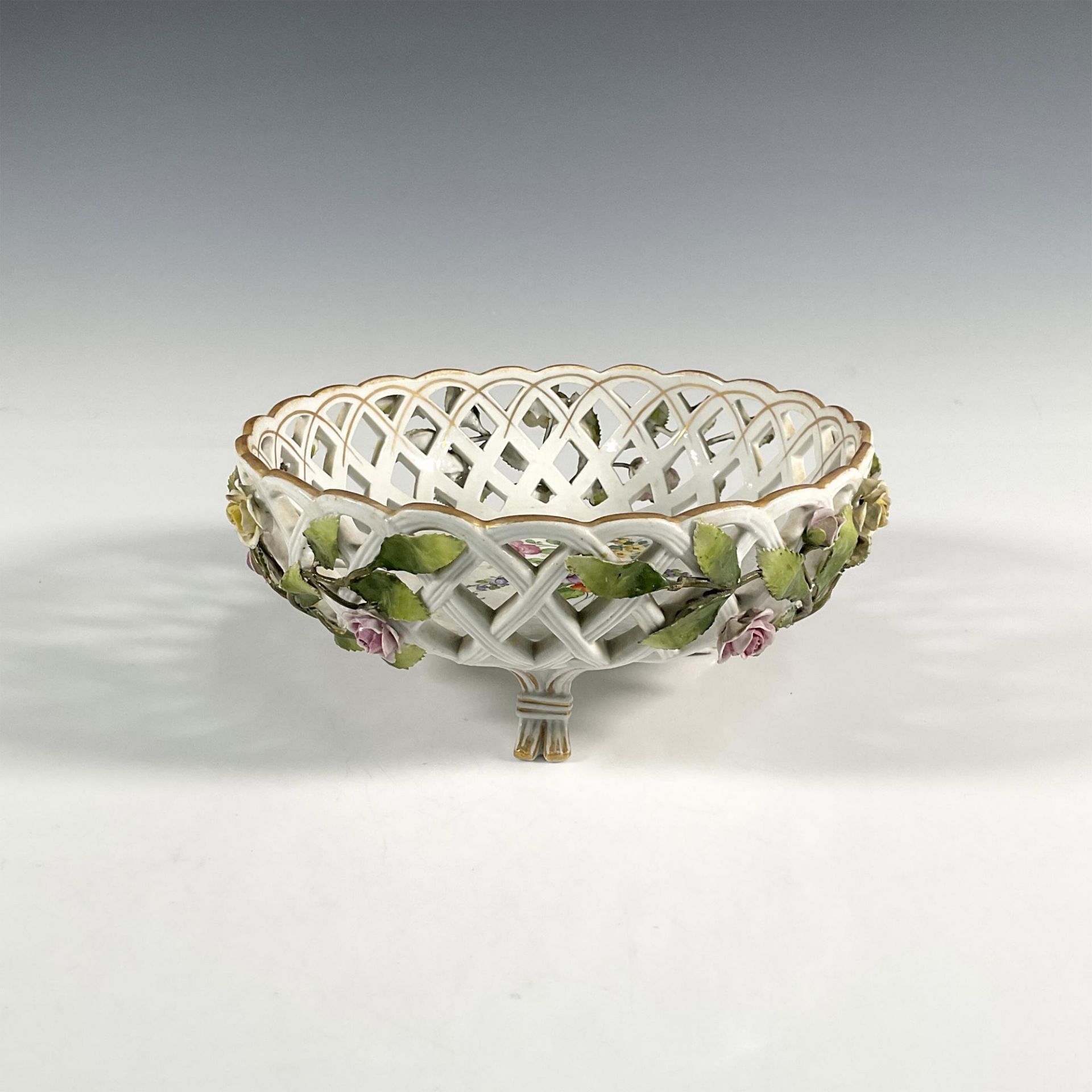 Von Schierholz Porcelain Reticulate Footed Bowl - Bild 2 aus 4