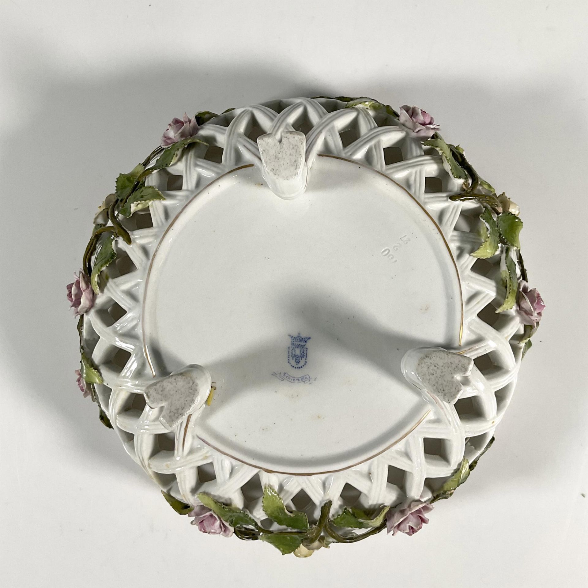 Von Schierholz Porcelain Reticulate Footed Bowl - Bild 4 aus 4