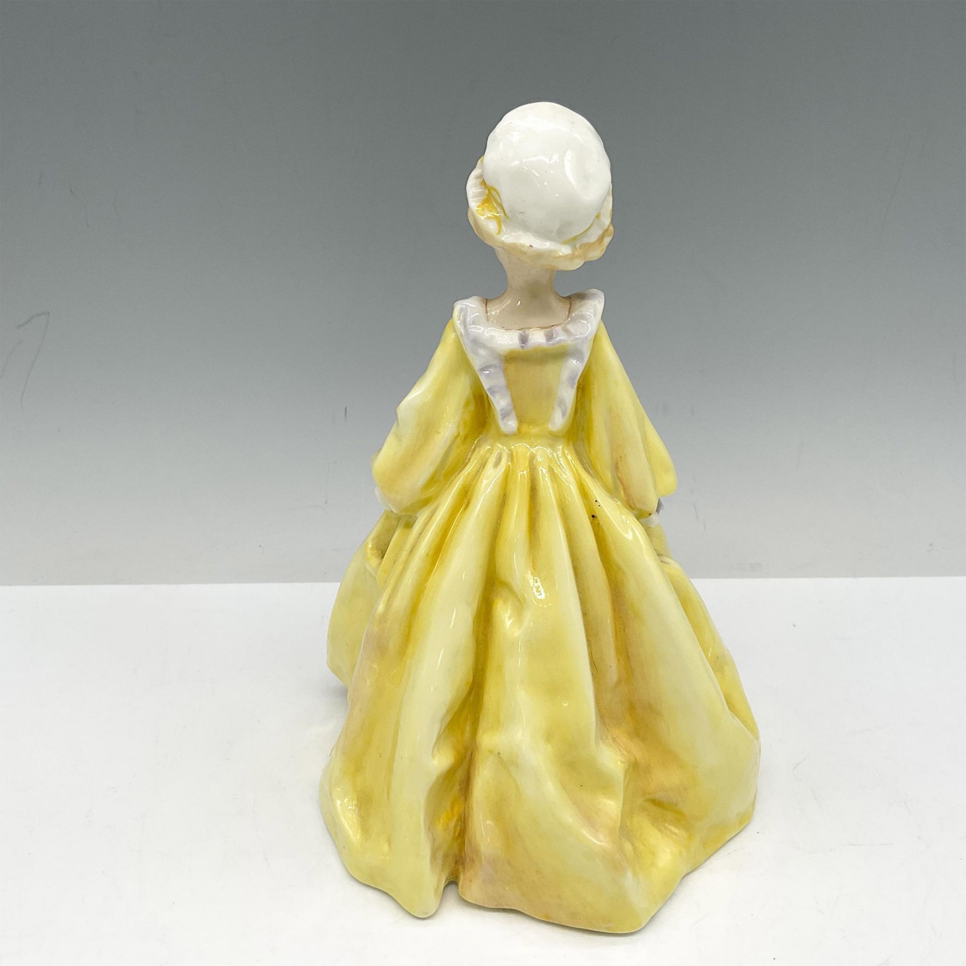 Royal Worcester Porcelain Figurine, Grandmother's Dress - Bild 2 aus 3