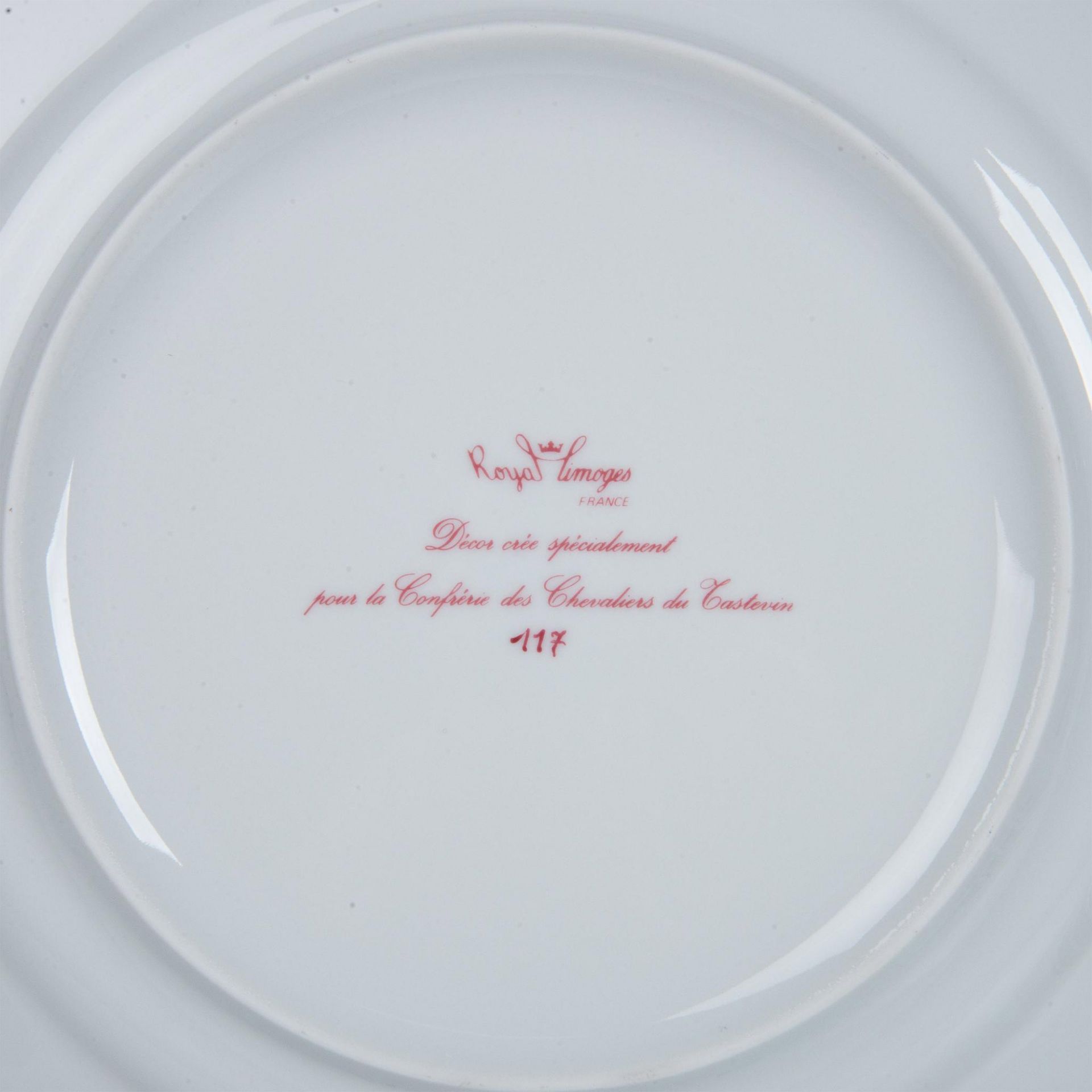 6pc Limoges Plates, Confrerie des Chevaliers du Tastevin - Bild 3 aus 10