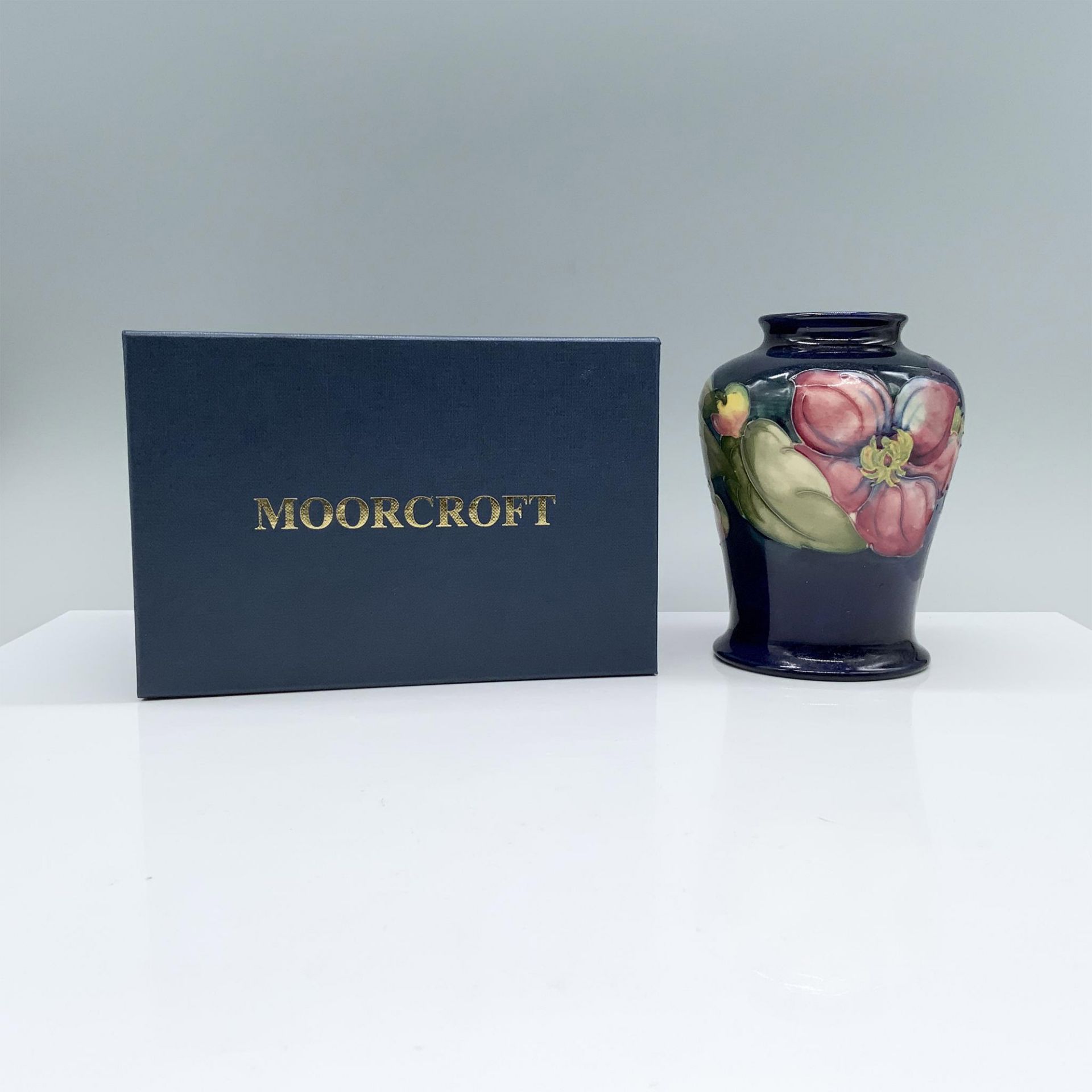 William Moorcroft Pottery Vase, Clematis - Bild 4 aus 4