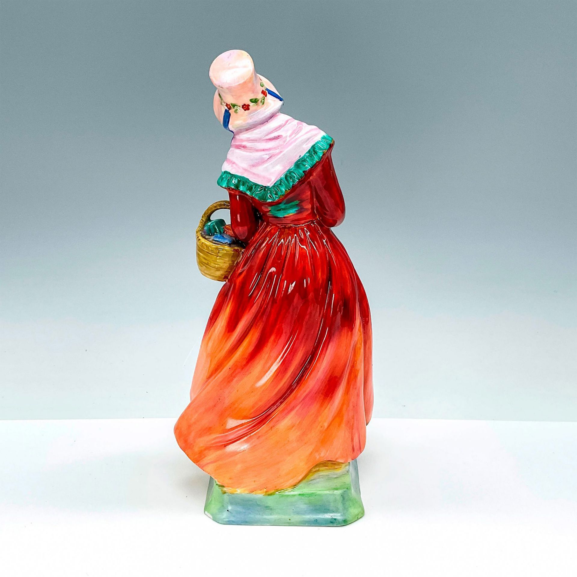 Tuscan China Figurine, Squire's Daughter - Bild 2 aus 3