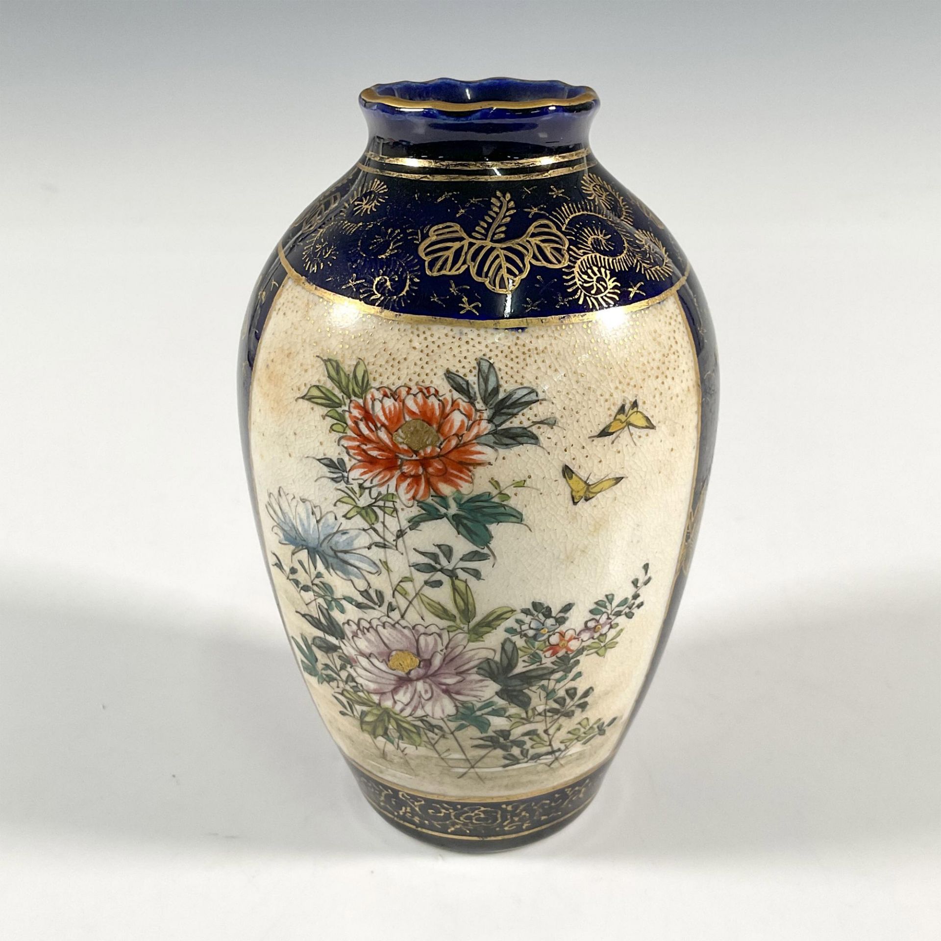 Japanese Satsuma Porcelain Vase - Bild 2 aus 3