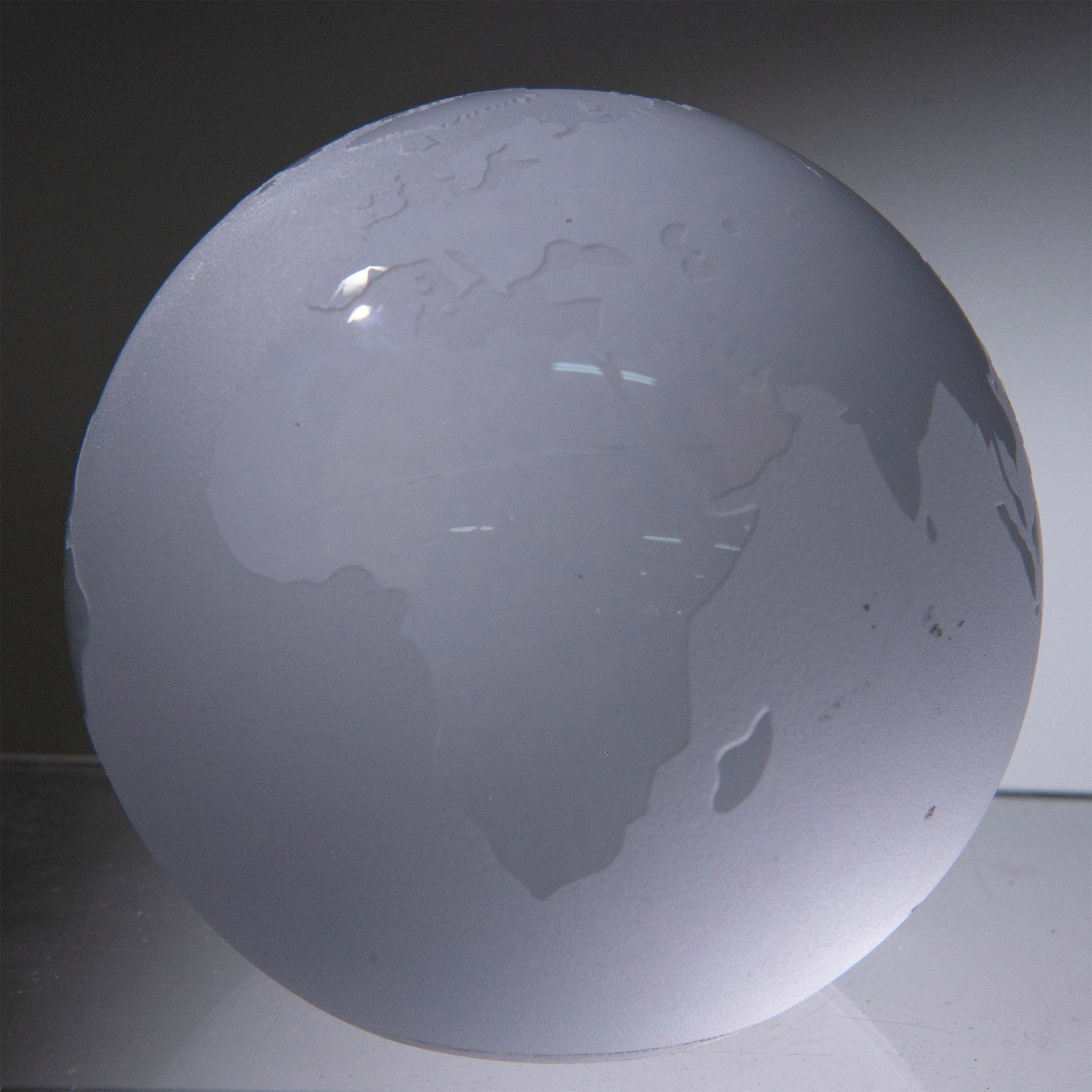 Glass Globe Paperweight - Bild 2 aus 7