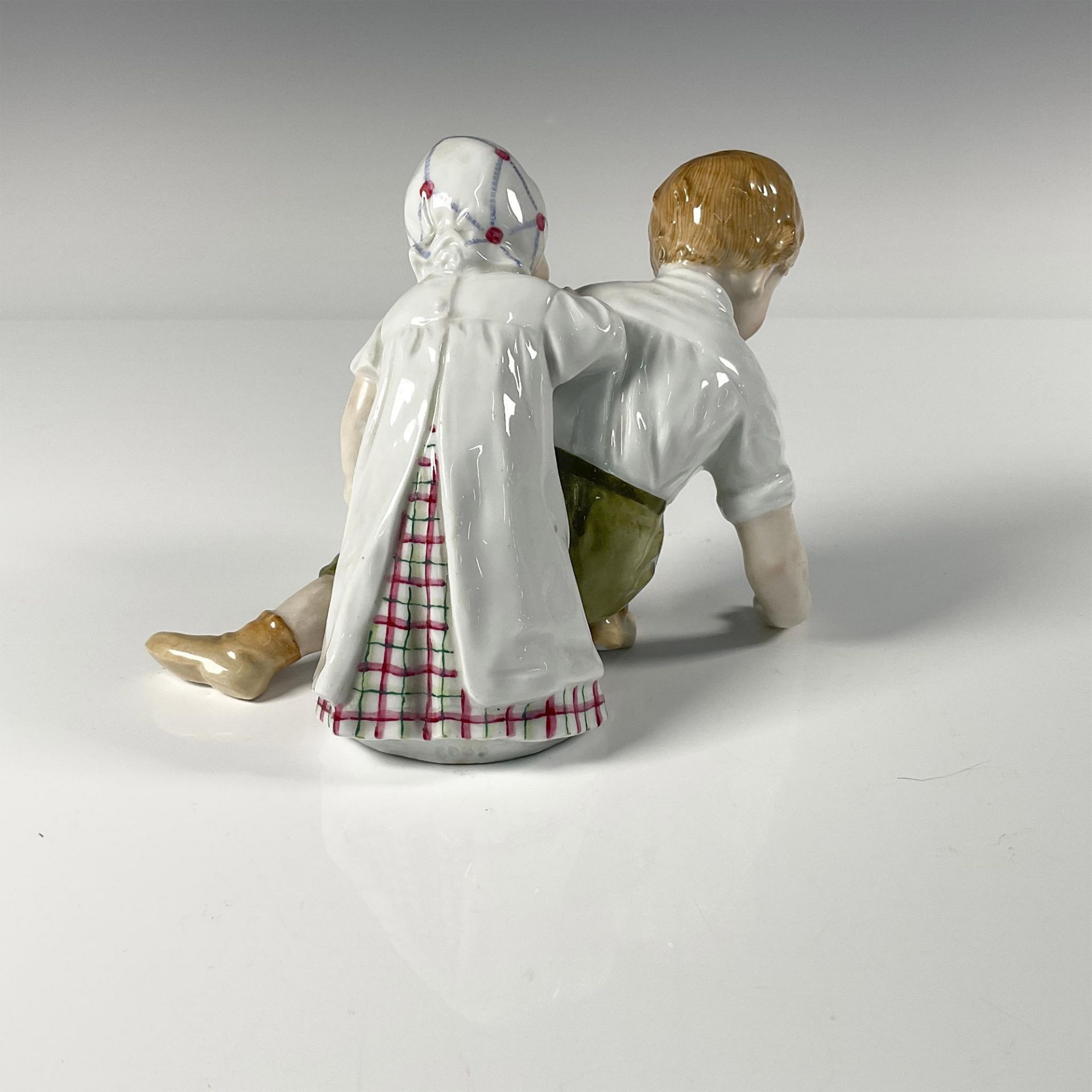Porcelain Figurine, Playing Marbles - Bild 2 aus 3