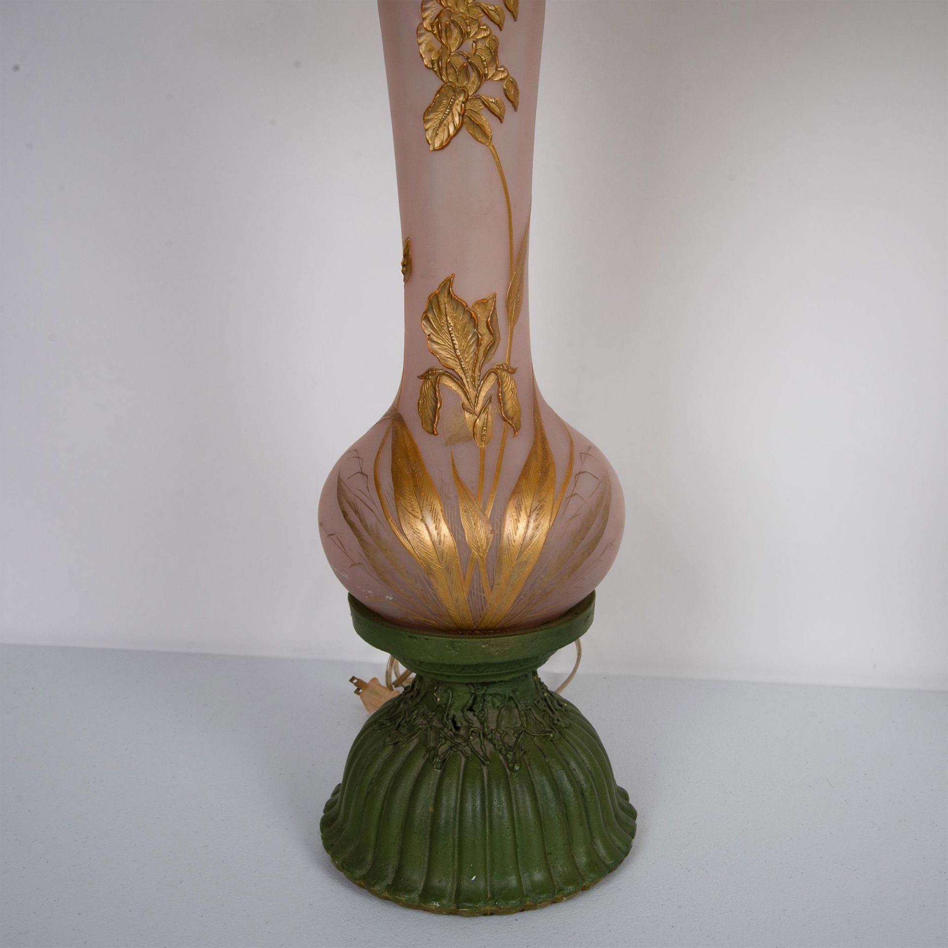 2pc Pink Glass and Green Metal Lamps, Gold Flowers + Leaves - Image 3 of 5