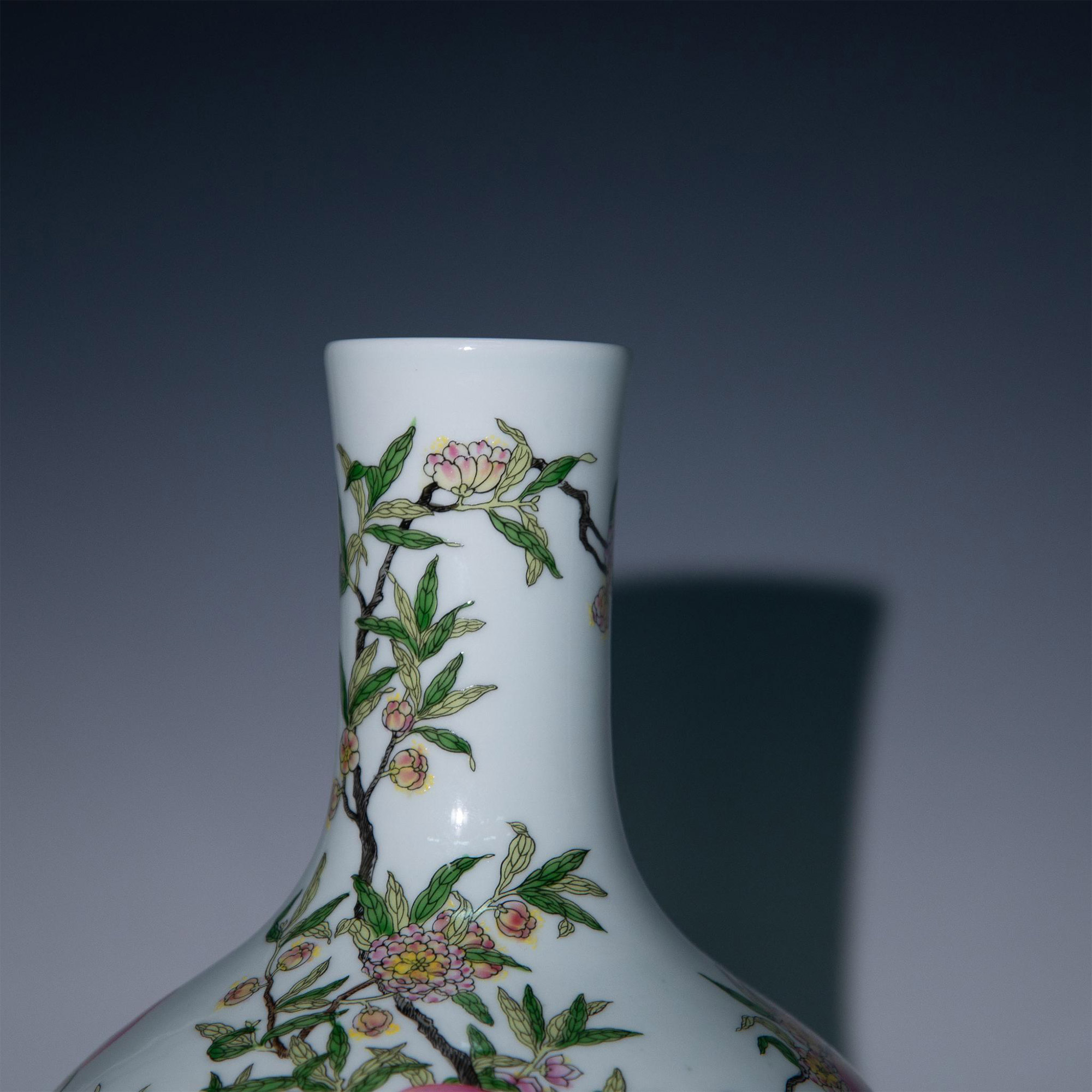 Chinese Porcelain Famille Rose Nine Peaches Bottle Vase - Image 6 of 8