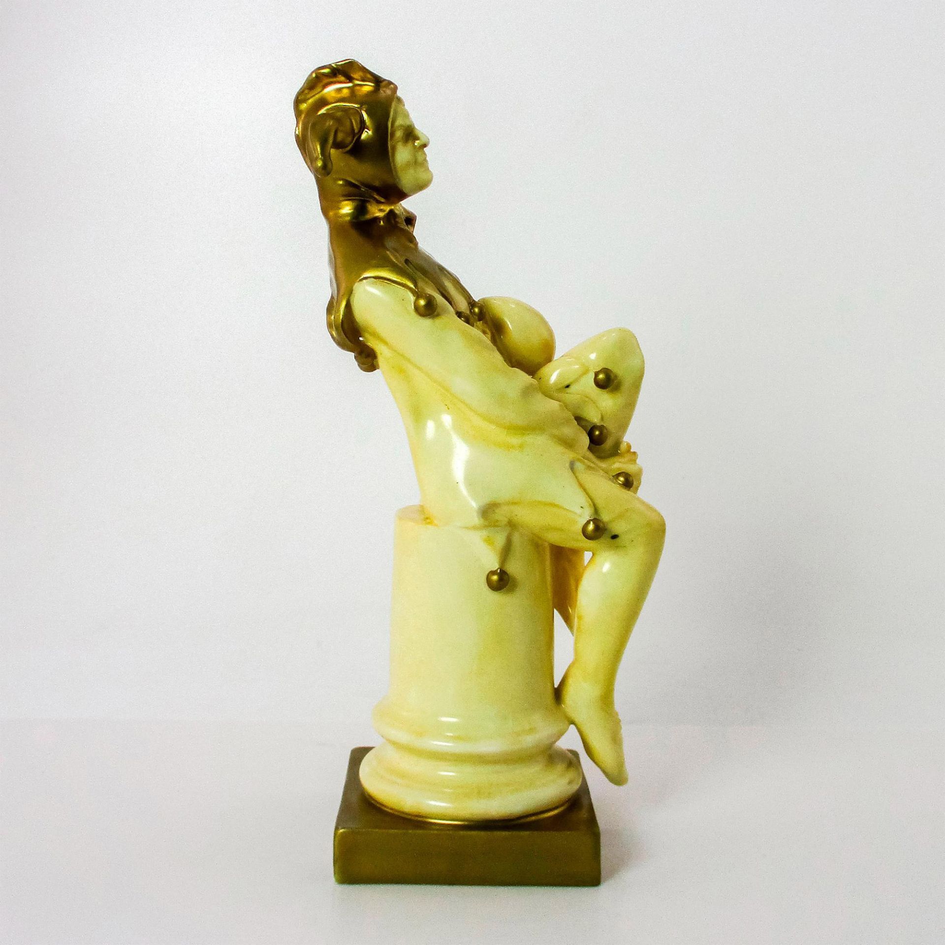 Royal Doulton Vellum Glaze Figurine Jester - Bild 2 aus 6